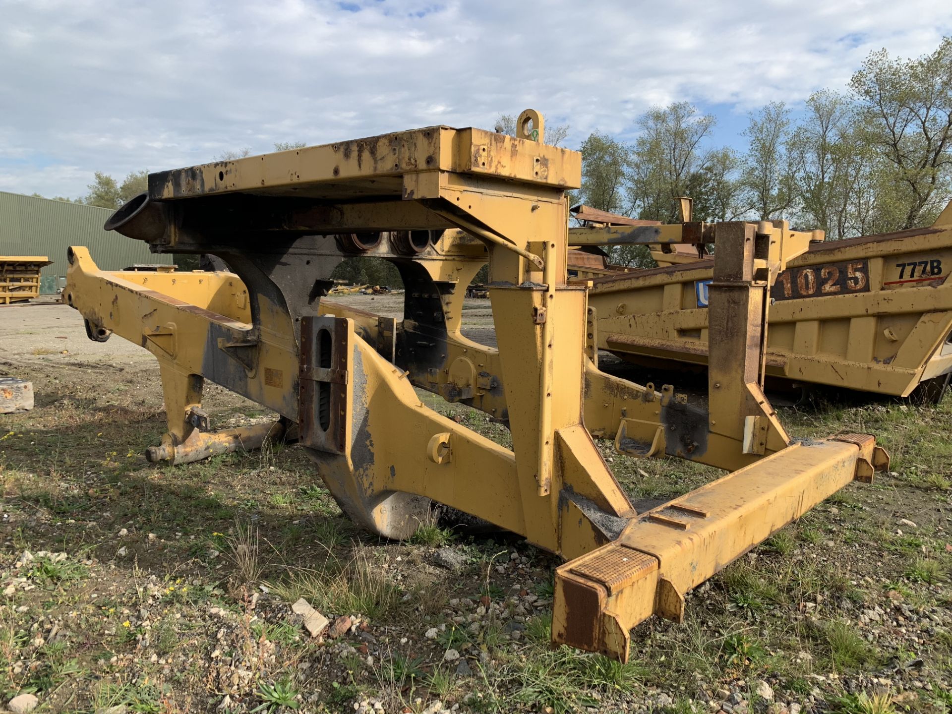 Caterpillar 777D Chassis , 5000Kg Approx. - Image 2 of 7