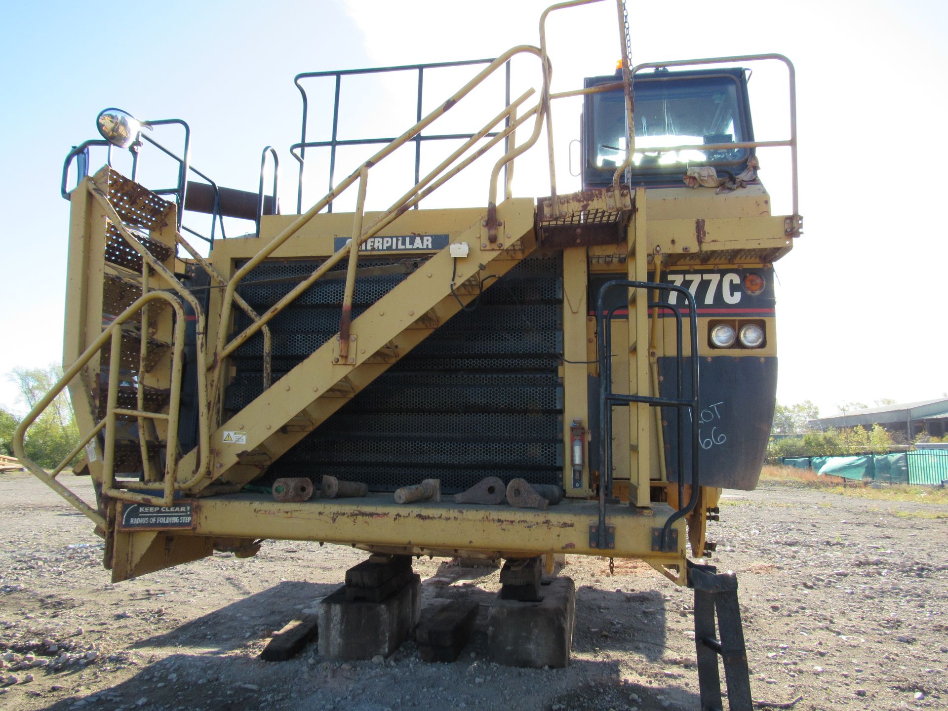 Caterpillar 777C Caterpillar 777C rigid haul truck. This truck has auto grease, The truck had a full - Bild 25 aus 25