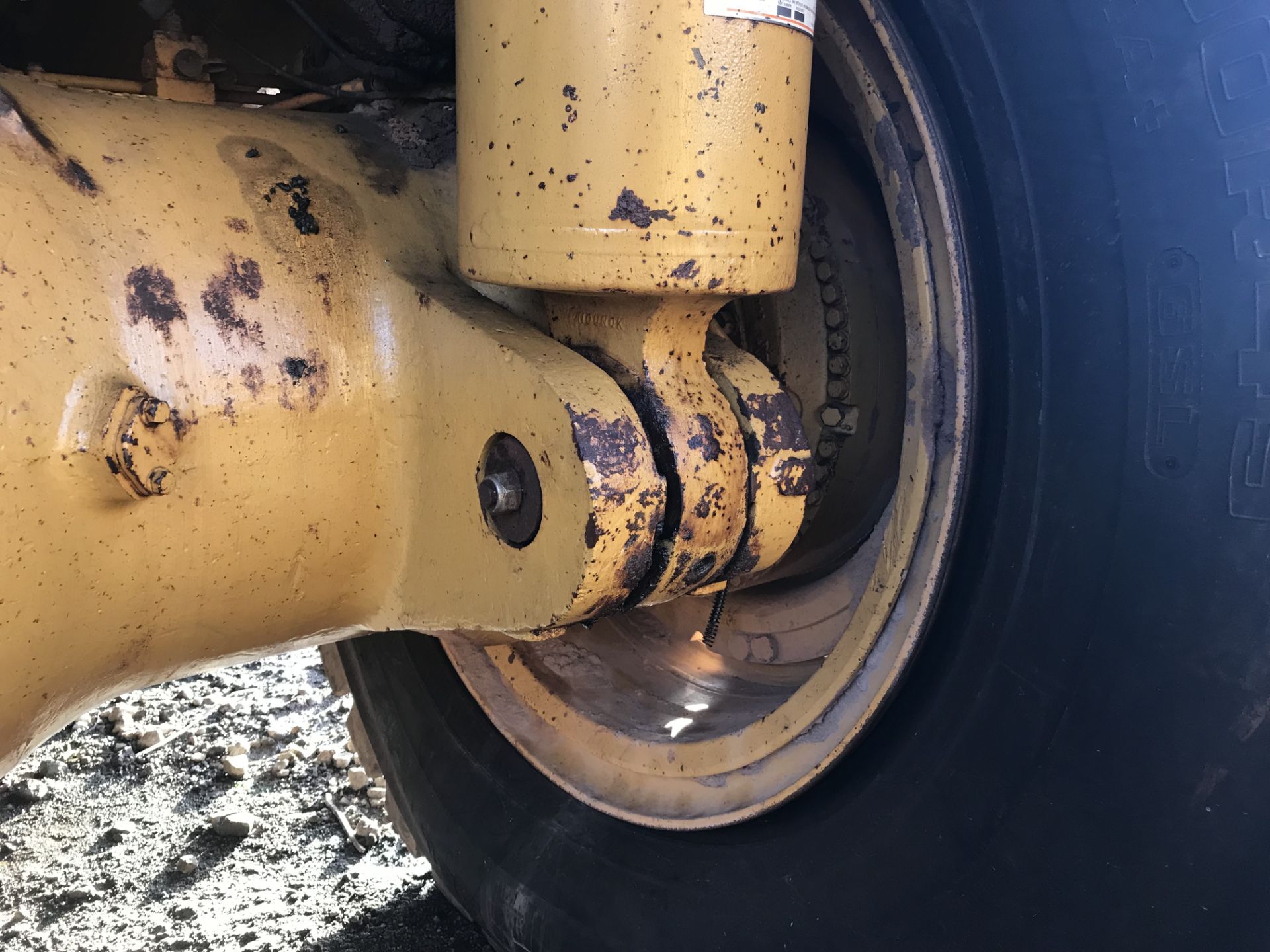 Caterpillar 777C Caterpillar 777C rigid haul truck. This truck has auto grease, The truck had a full - Image 22 of 25