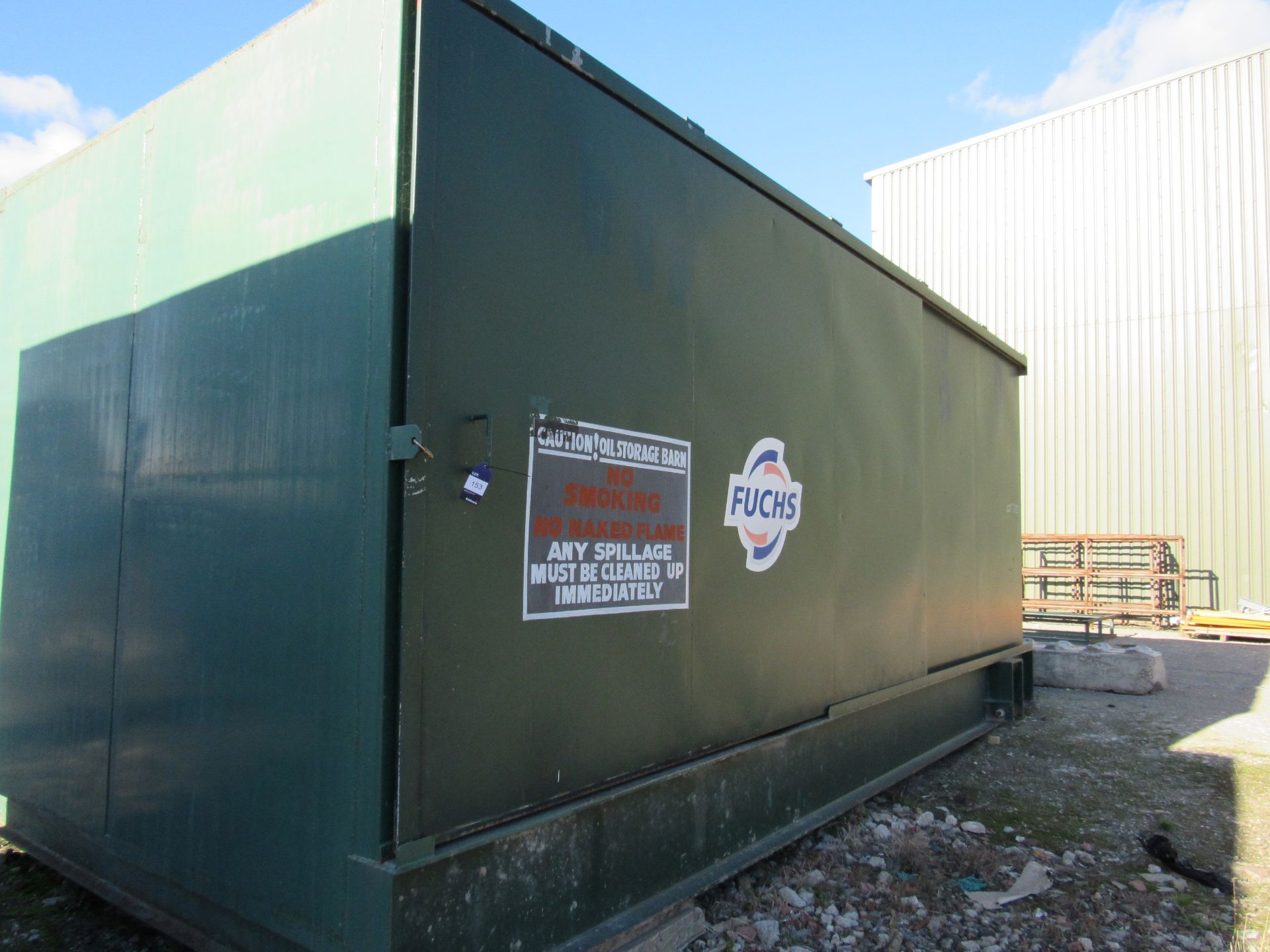 20Ft oil container Oil stores that has three 3500 litre storage tanks inside the unit which are