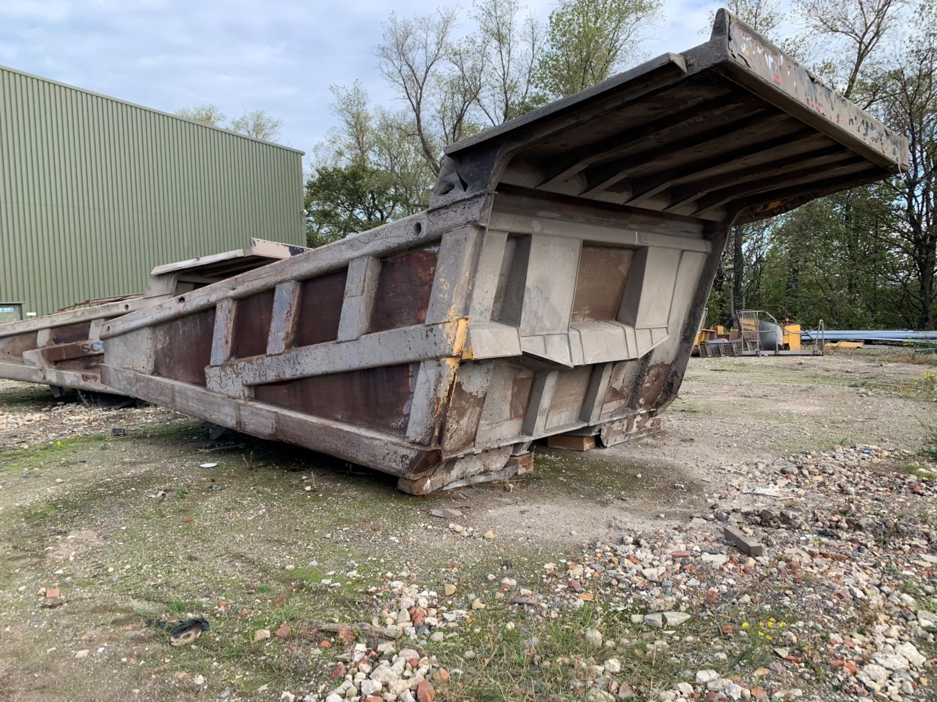 Caterpillar 775E body Steel Mill spec, extra wear slips installed. 20,000Kg - Image 3 of 8