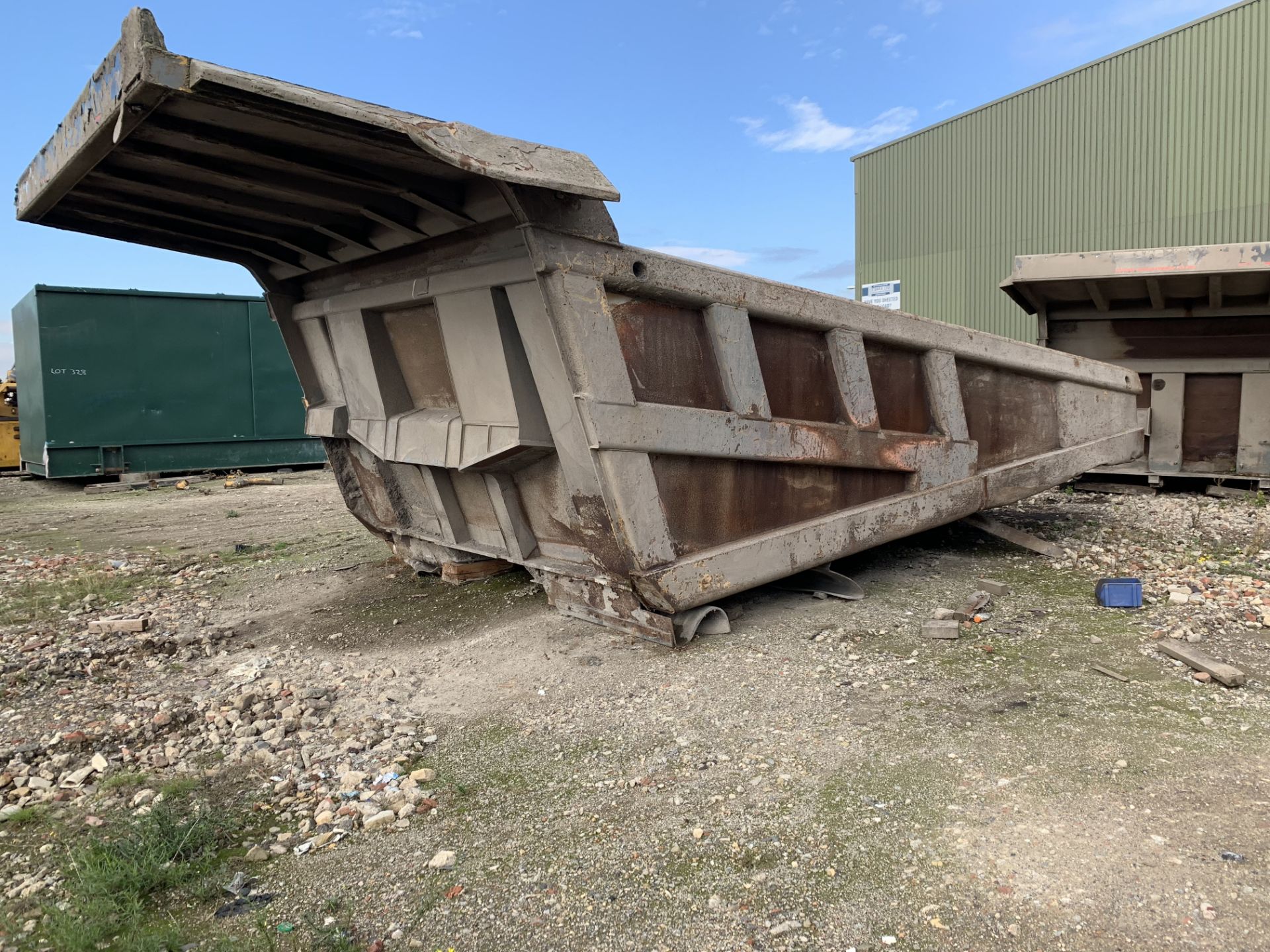 Caterpillar 775E body Steel Mill spec, extra wear slips installed. 20,000Kg - Image 2 of 8