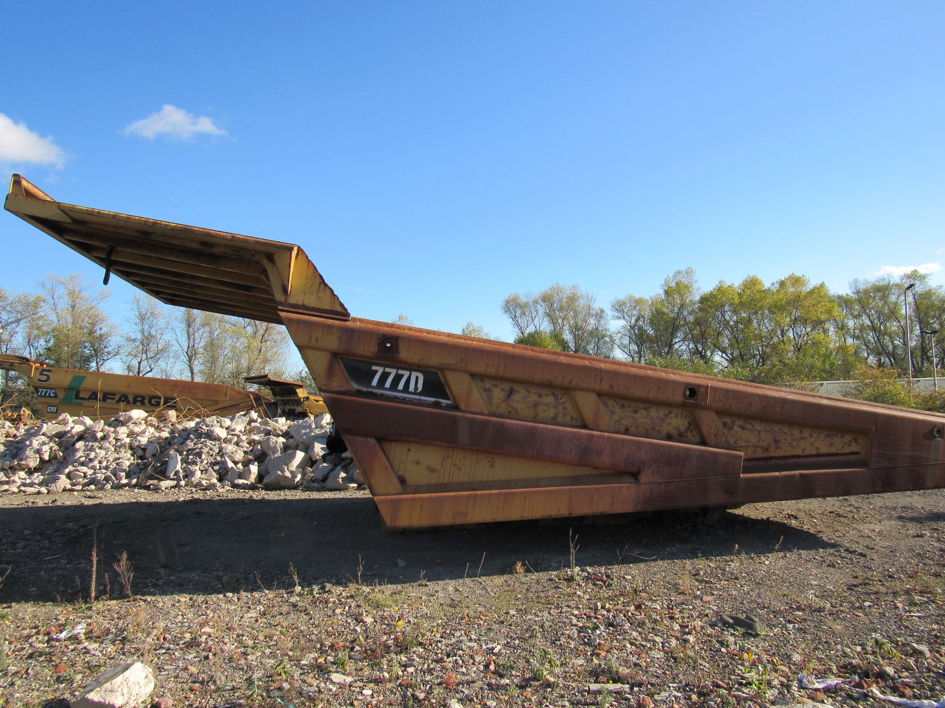 Caterpillar 777D body, recently re-lined. Exhaust body 23,000Kg - Image 2 of 12