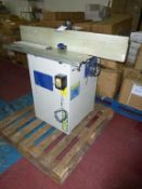 * Charnwood WO40 240V Spindle Moulder. Please note there is a £10 Plus VAT Lift Out Fee on this lot