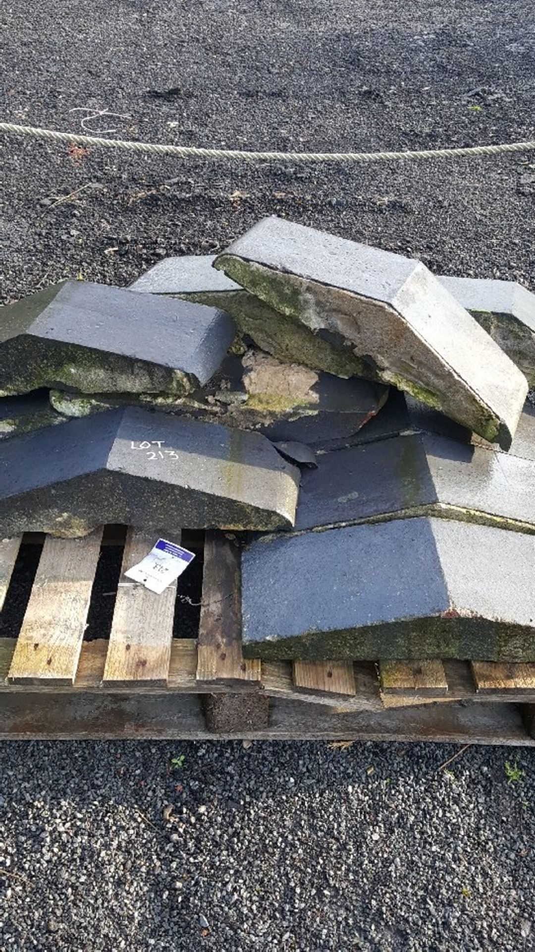 * A pallet of Victorian Wall Caps/Capping