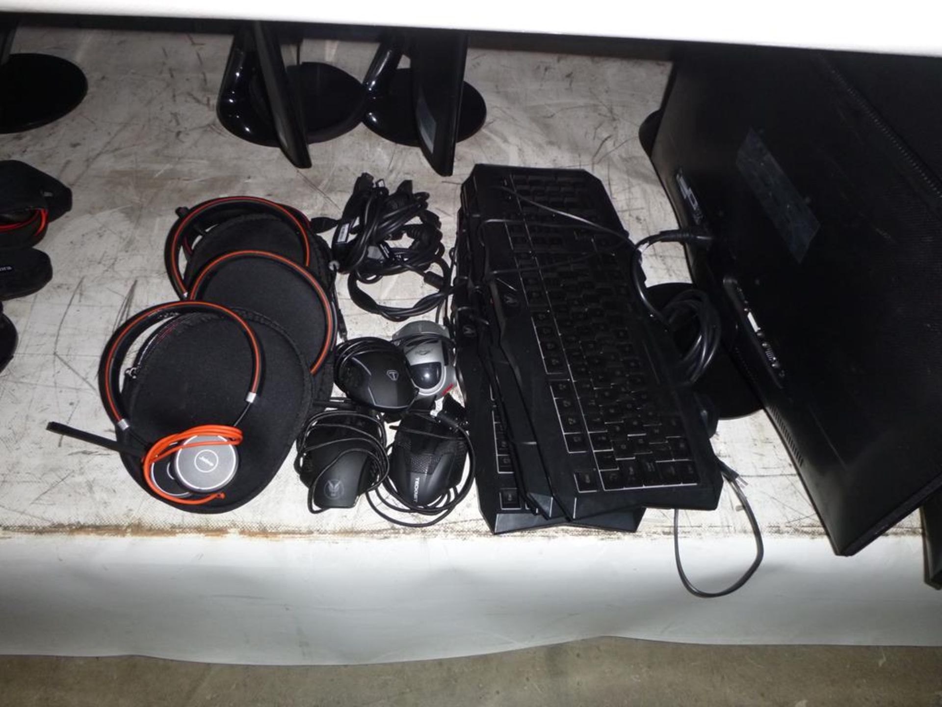 * 4 X Assorted Computer Monitors, Keyboards etc - Image 2 of 2