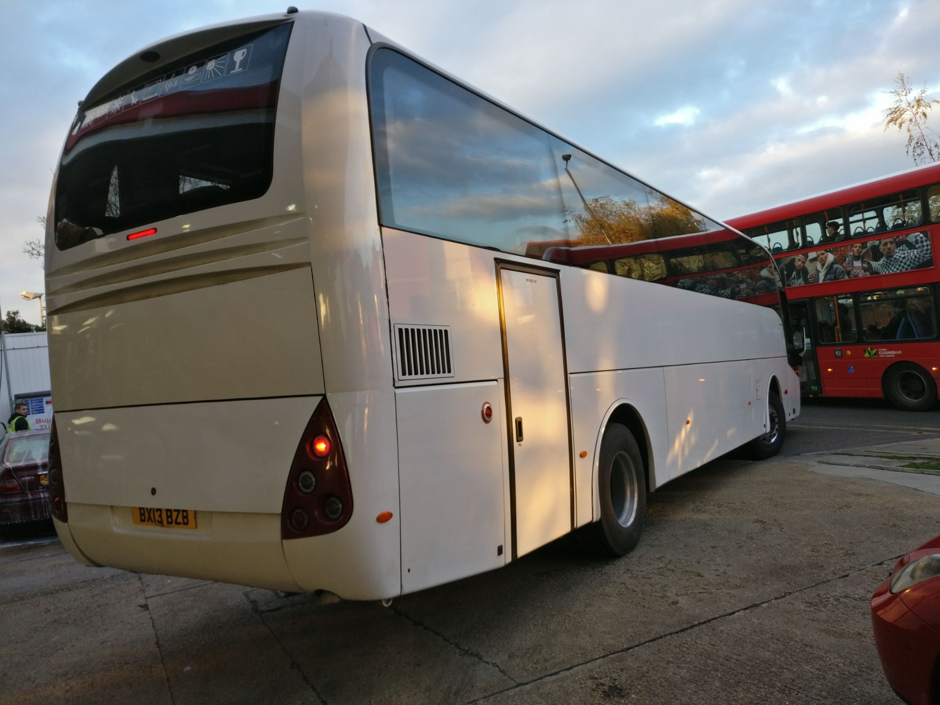 * 2013 Sunsundegai Sideral Volvo B7 Euro 5 53 seater Coach with Toilet, Reg BX13 BZB, 335,235Km, MOT - Image 6 of 10