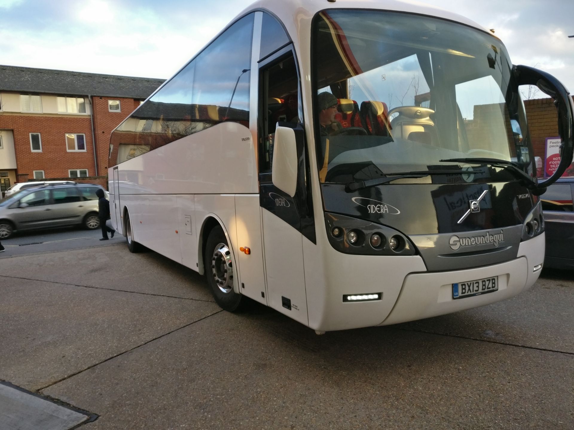 * 2013 Sunsundegai Sideral Volvo B7 Euro 5 53 seater Coach with Toilet, Reg BX13 BZB, 335,235Km, MOT - Image 7 of 10