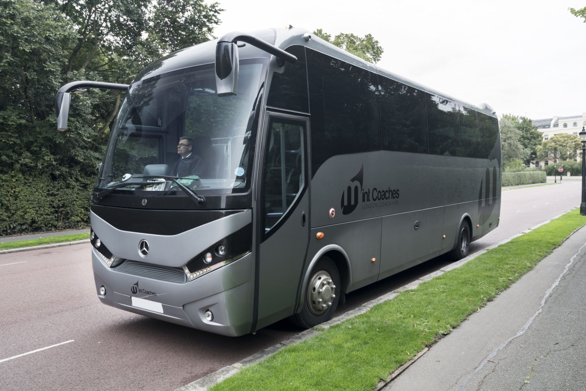 * 2015 Mercedes Unvi Touring - 41 seater