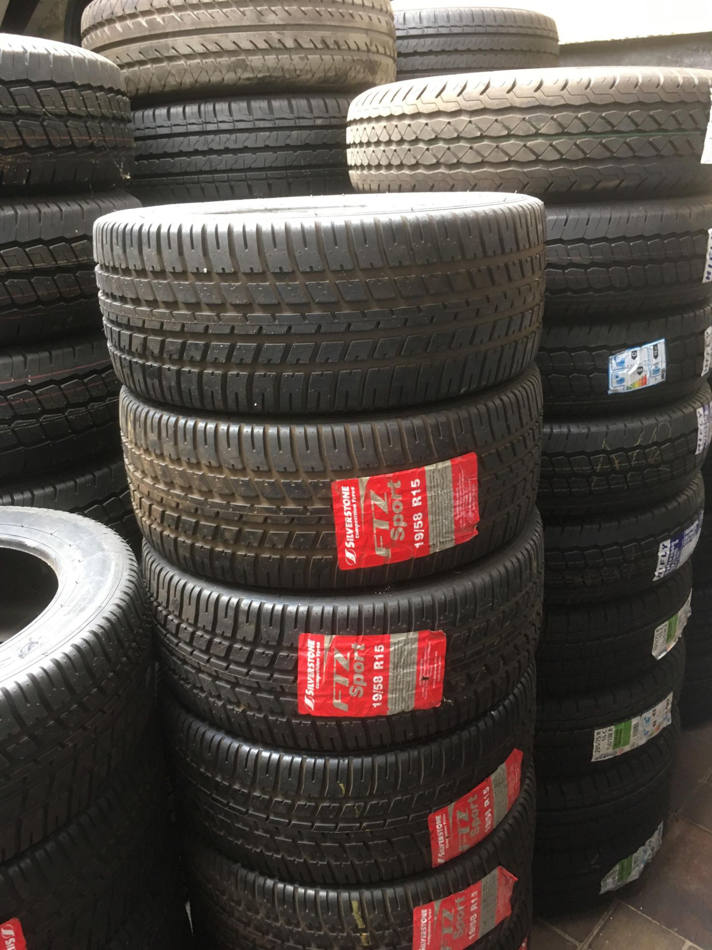 * 635 Unused Vehicle Tyres in diameters from 13'' to 22'' by Goodrich, Michelin, Nankang, Hankook. - Image 3 of 21