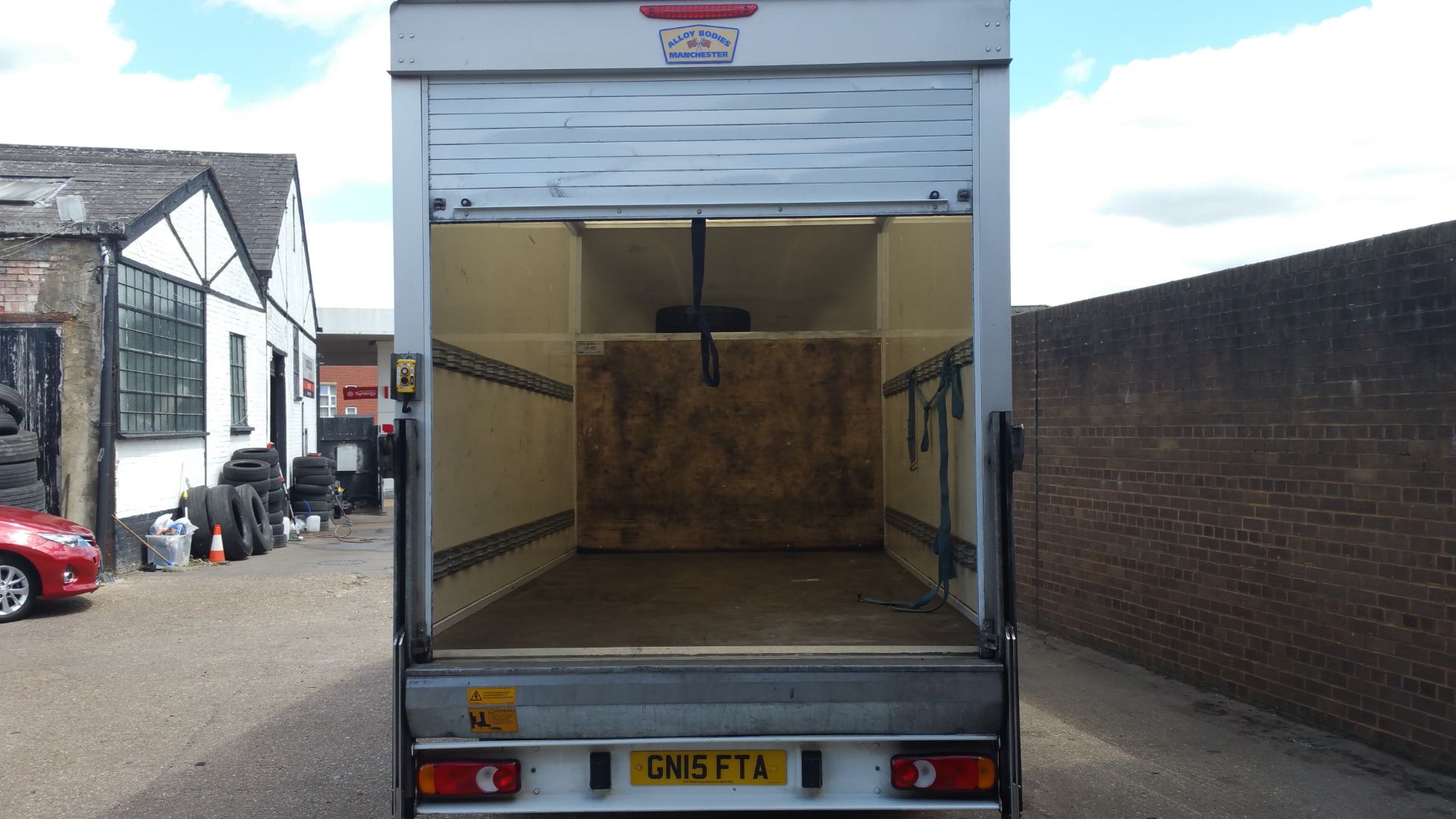 * 2015 Peugeot Boxer 335 HDI 3.5 tonne Luton Van with 500Kg Tail Lift and Aircon, Reg GN15 FTA, - Image 9 of 9