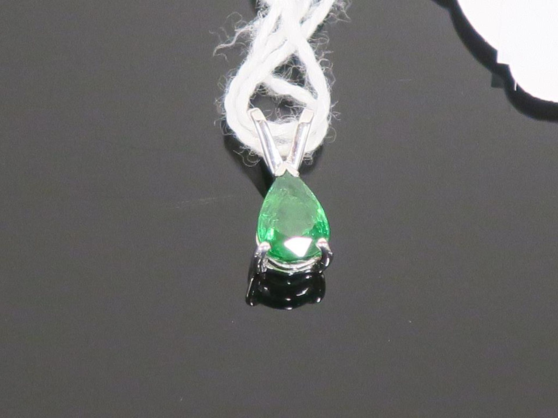 * 18 Carat White Gold Tsavorite Pendant (Retail Price: £570) (14401) - Image 2 of 2