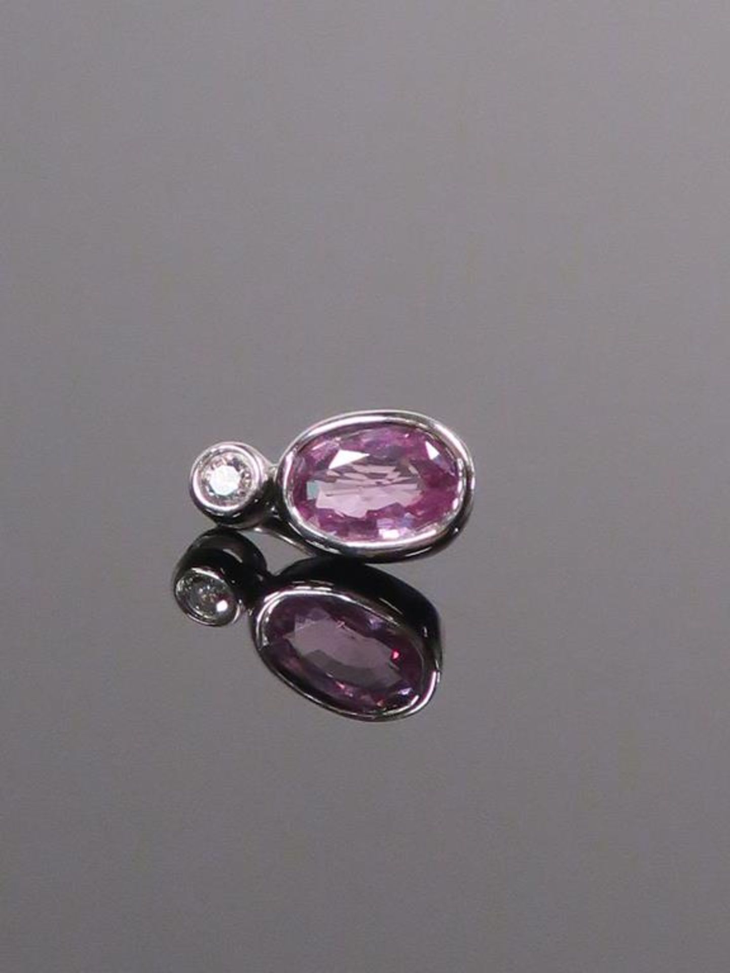 * 18 Carat Oval Pink Sapphire Pendant (Retail Price: £225) (180528)