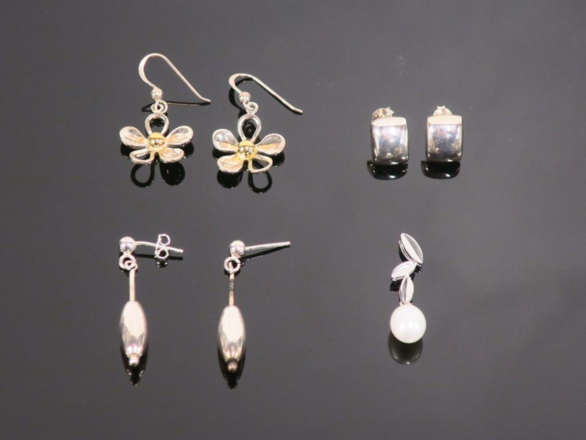 * Silver Freshwater Pearl Pendant (Retail Price: £45) and 3 x Pairs of Silver Earrings (Retail