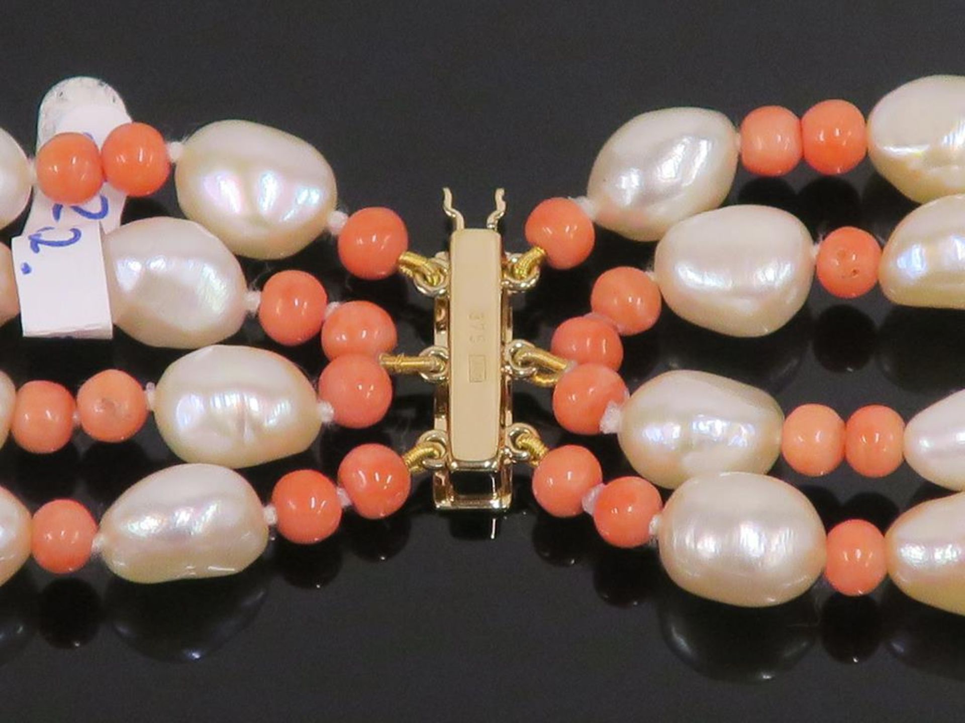 * 9 Carat Gold Three Strand Coral & Freshwater Pearl Necklace (Retail Price; £560) (42552) - Image 3 of 3