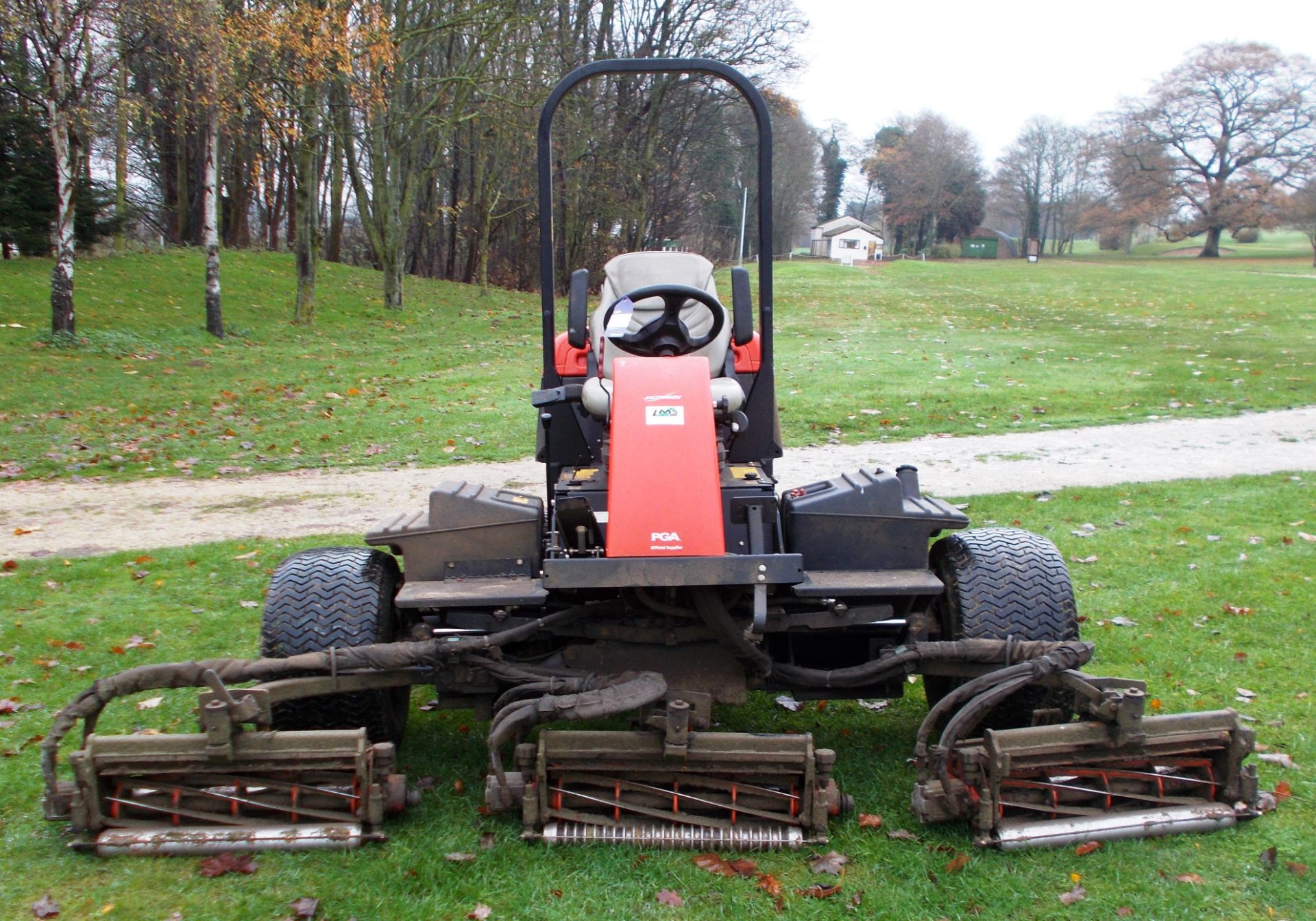 Jacobsen Ransomes 305 Fairway 5 head Ride On Mower, 2013, 2457 hours - Image 2 of 9