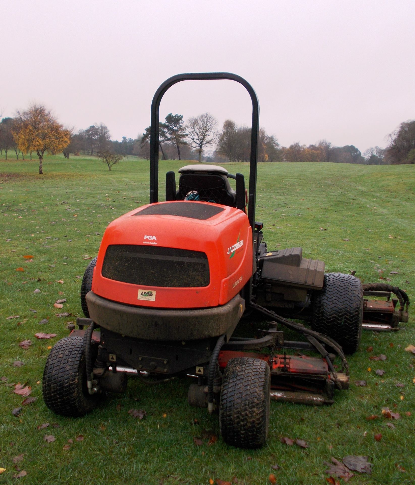 Jacobsen Ransomes 305 Fairway 5 head Ride On Mower, 2013, 2457 hours - Image 5 of 9