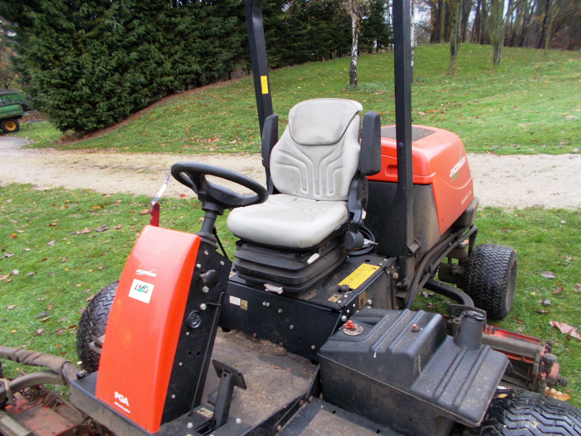 Jacobsen Ransomes 305 Fairway 5 head Ride On Mower, 2013, 2457 hours - Image 8 of 9