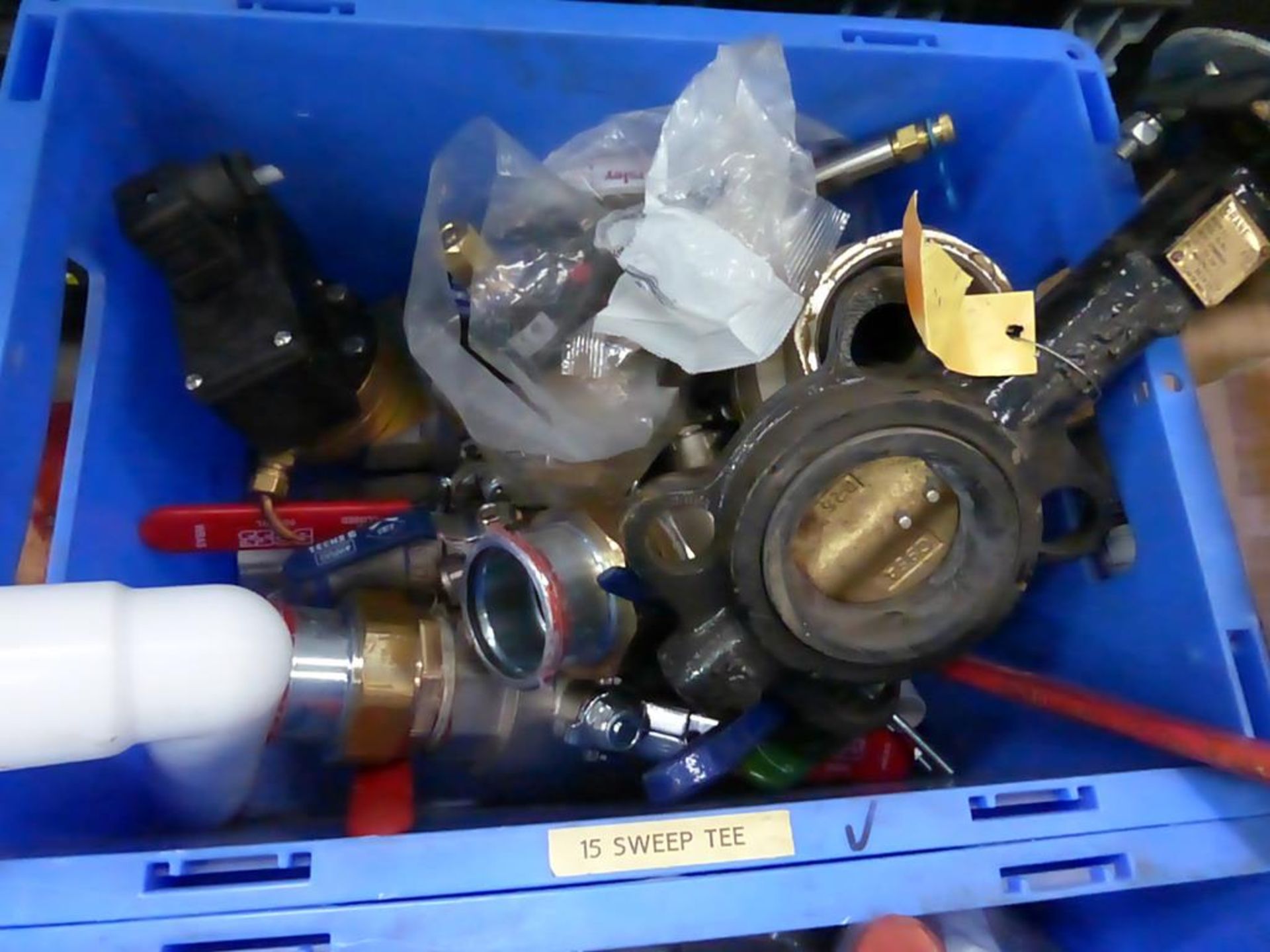 * A Pallet to contain Assorted Plumbing Fixings to include Valves, Clamps, Gauges etc. Please note - Image 8 of 9