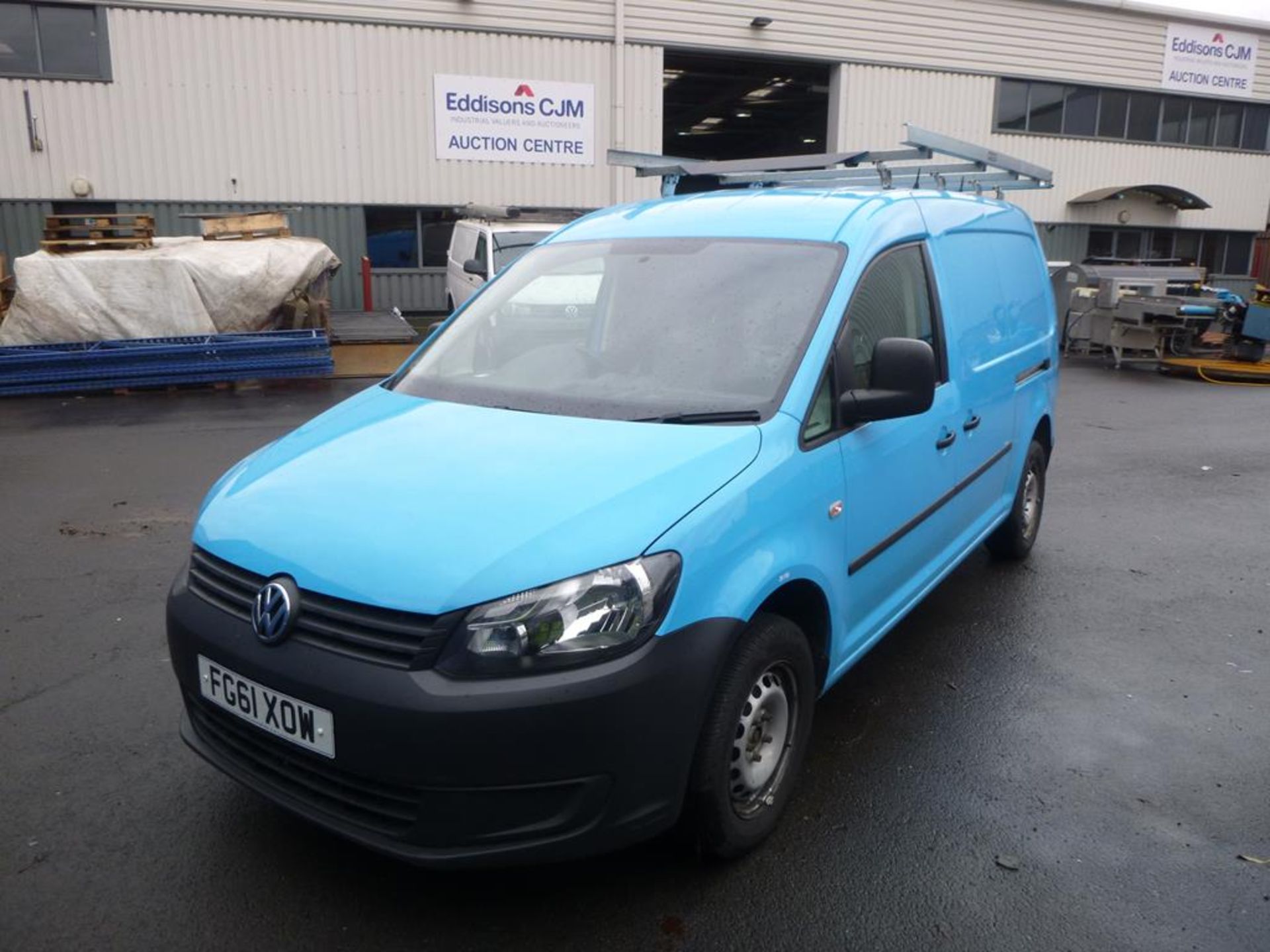 * 2011 Volkswagen Caddy 1598cc Diesel. Revenue Weight 2310Kg, fitted with Roof Rack and Internal - Image 3 of 10