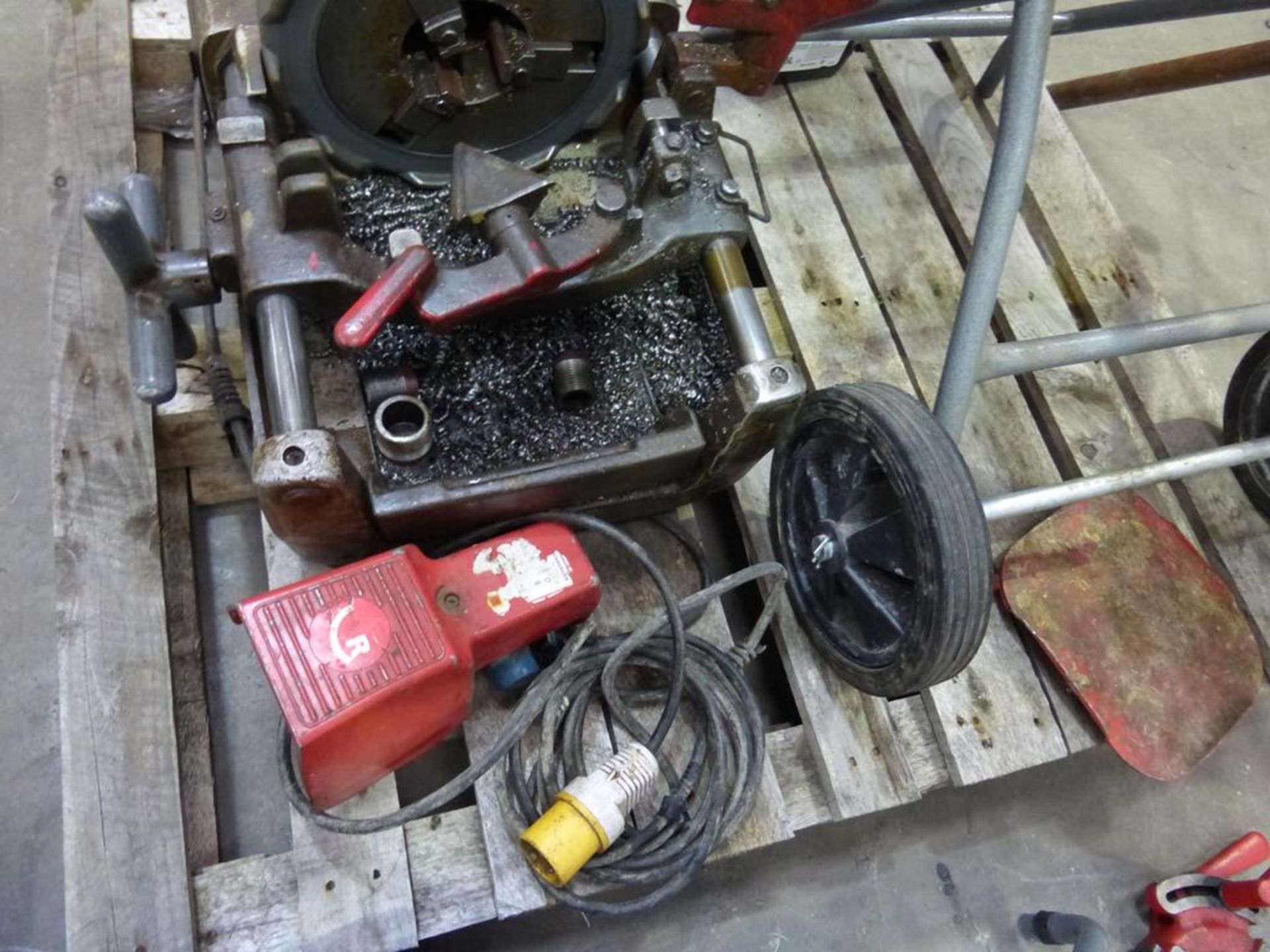 * Rothenberger Supertronic 3 SE Pipe Threading Machine c/w Stand etc. Please note there is a £10 - Image 6 of 7
