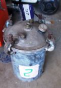 Welded pressure container