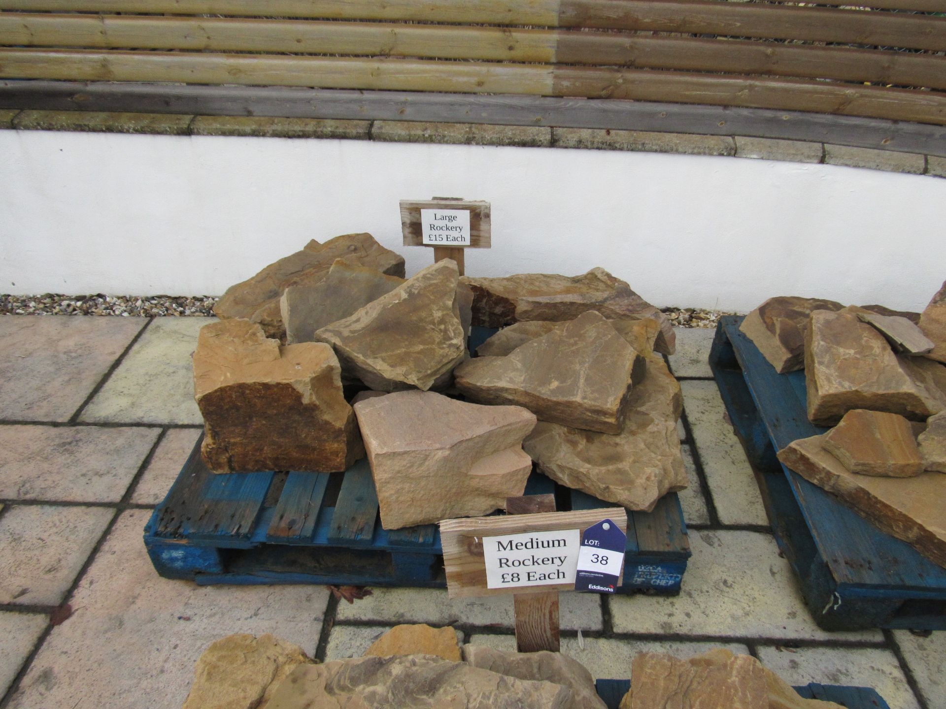 Quantity Yorkstone to 4 pallets - Image 3 of 4