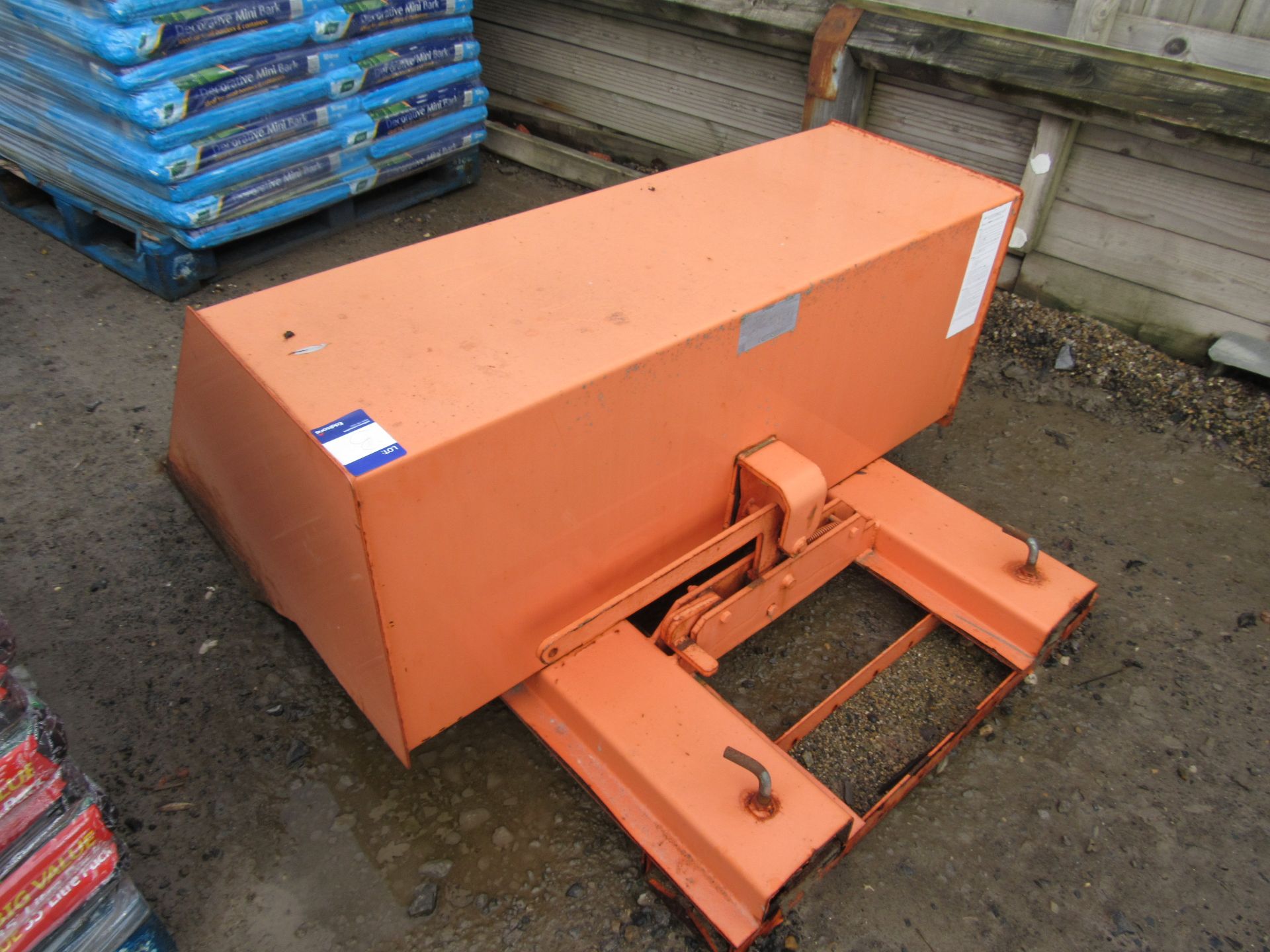 Invicta Forklift Bucket Scoop with tip.