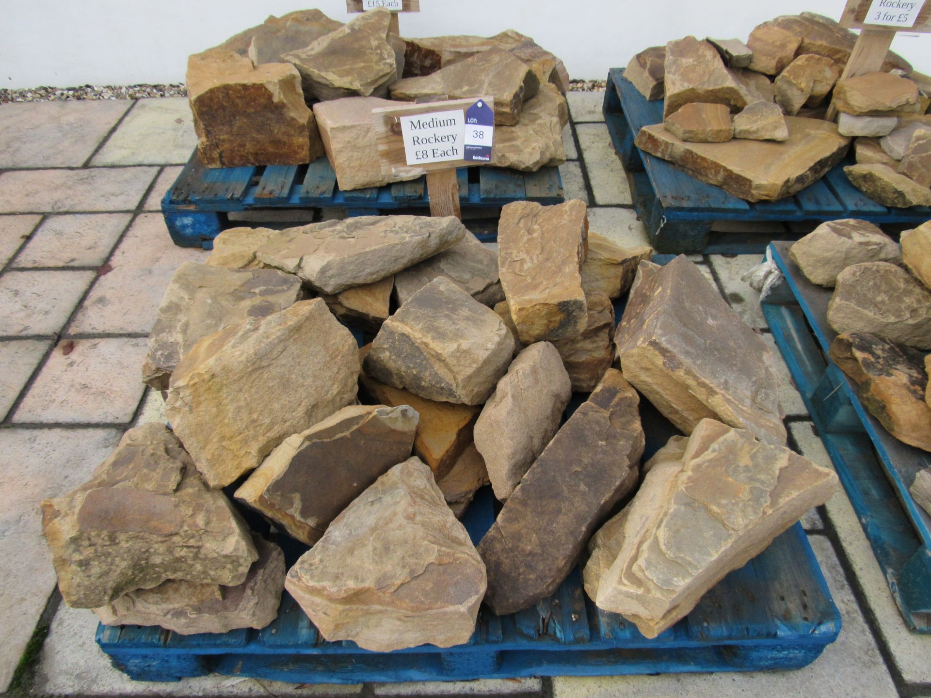 Quantity Yorkstone to 4 pallets - Image 2 of 4