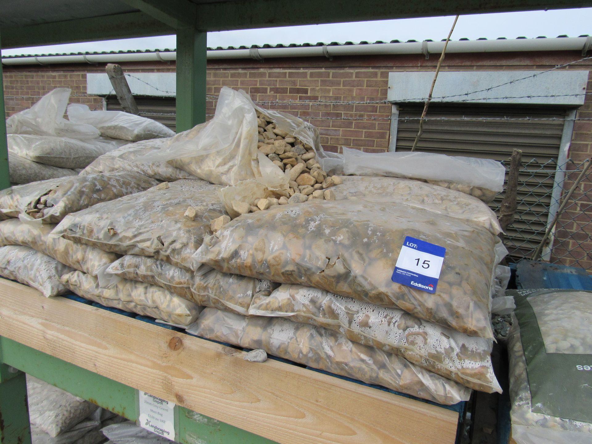 Quantity gravel 40mm to pallet