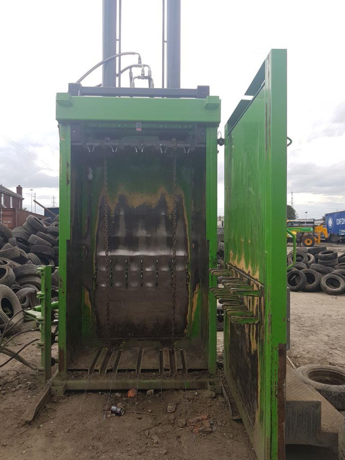 * 2017 LSM V 85 High Capacity Tyre Baler. - Image 6 of 8