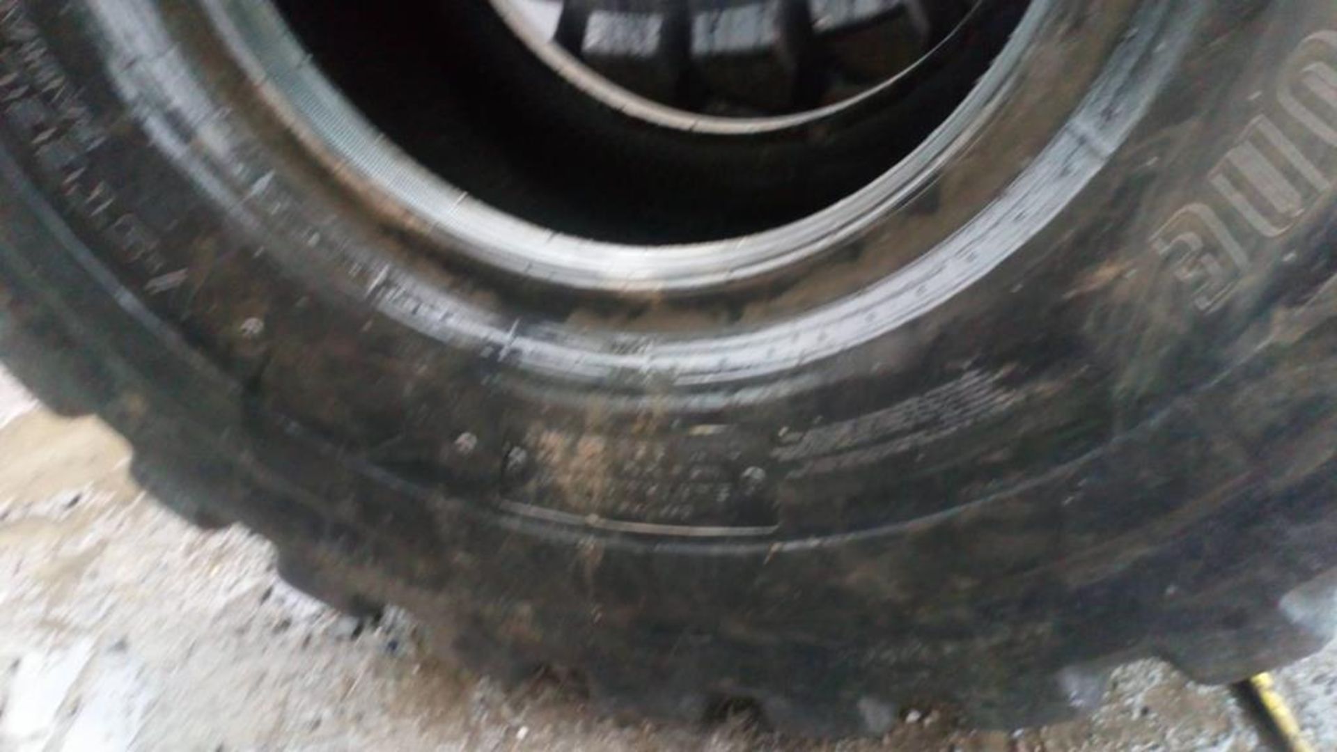 Used Earthmover tyre. Bridgestone 23.5 R25 - Image 3 of 5