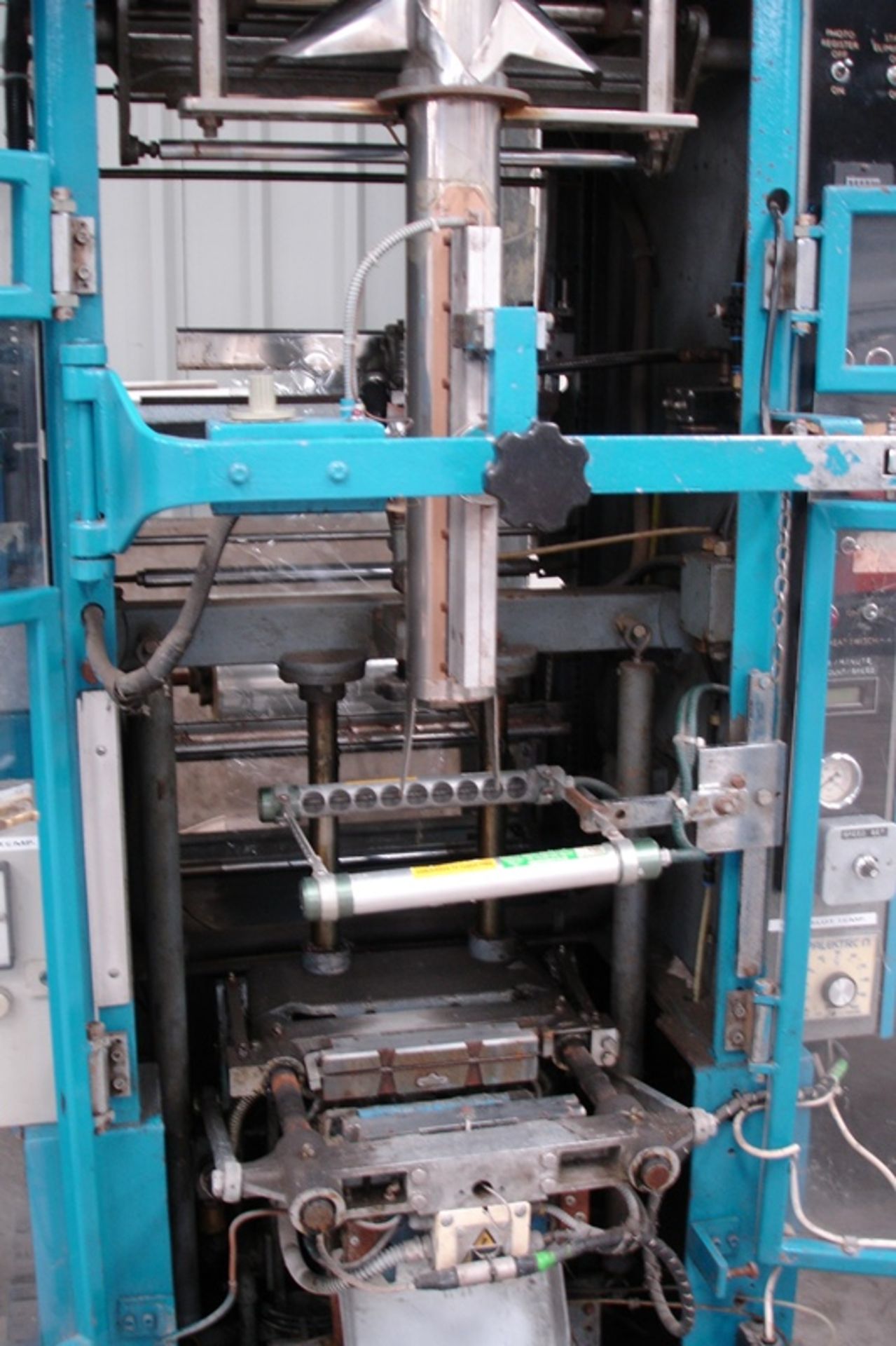 Maidstone VFFS Machine with Bucket Elevator infeed - Image 3 of 6