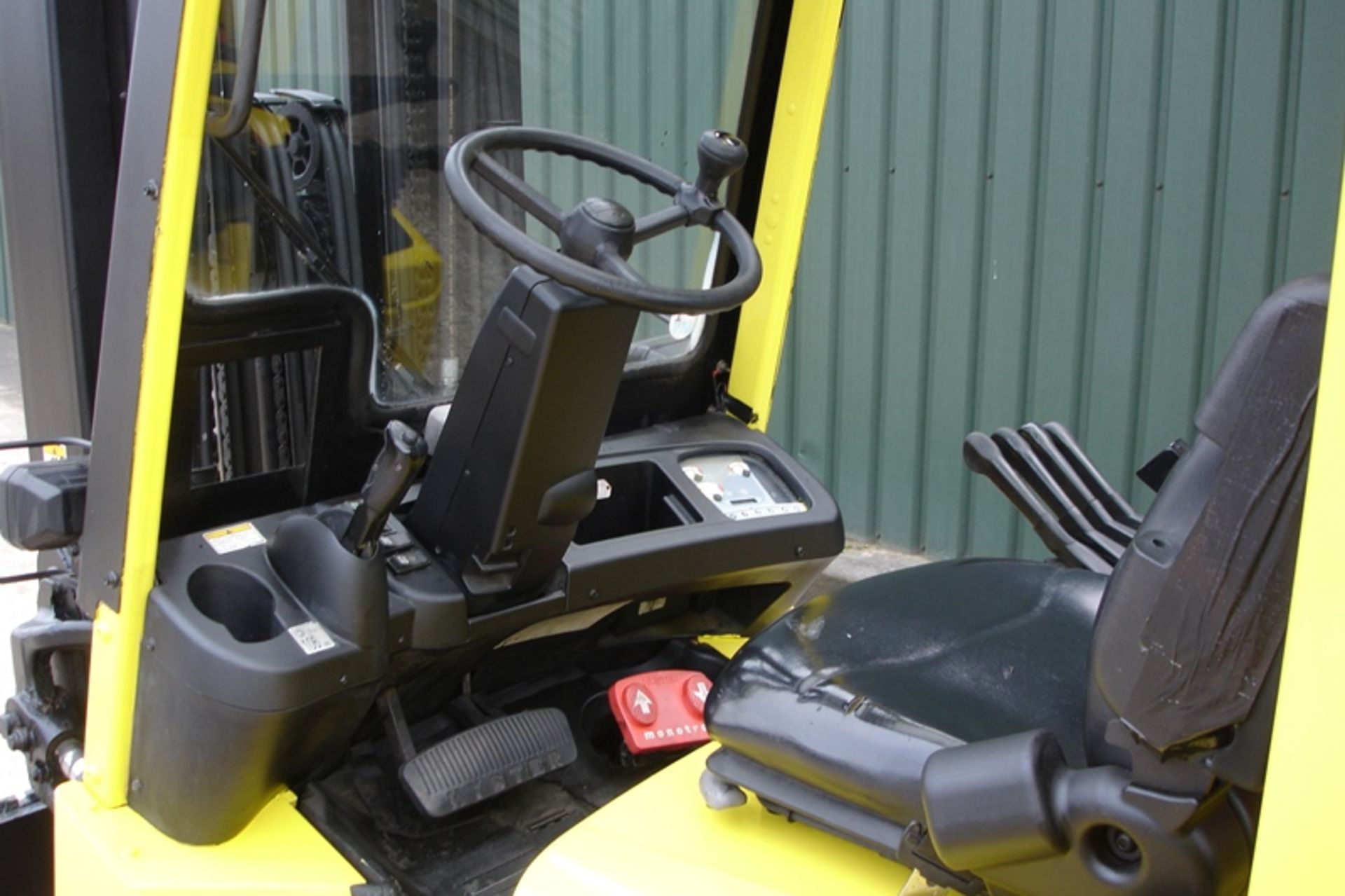 Hyster Compact 4 Ton Forklift - Image 5 of 6