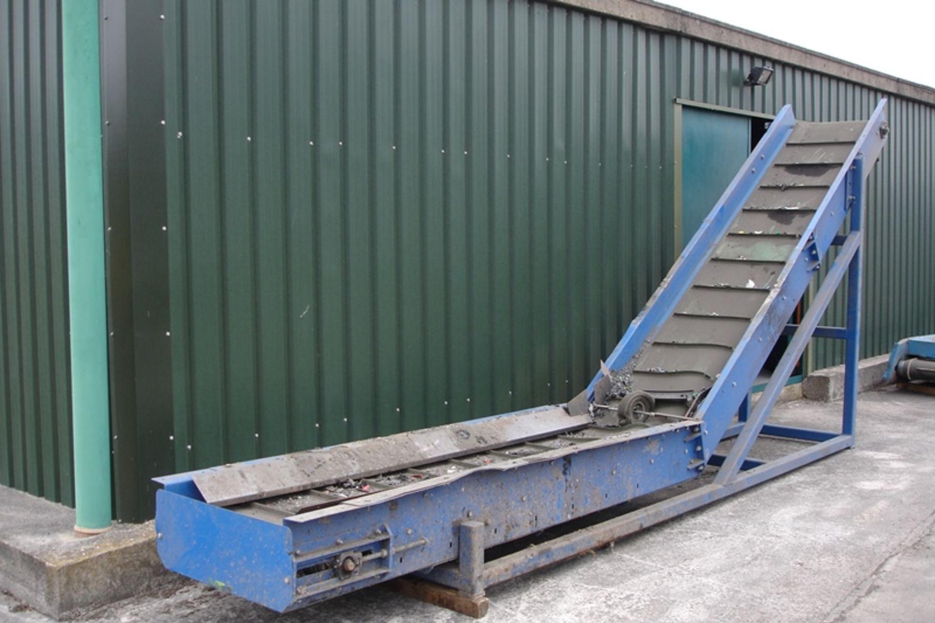 Large Uplift Feed Conveyor - Image 2 of 3