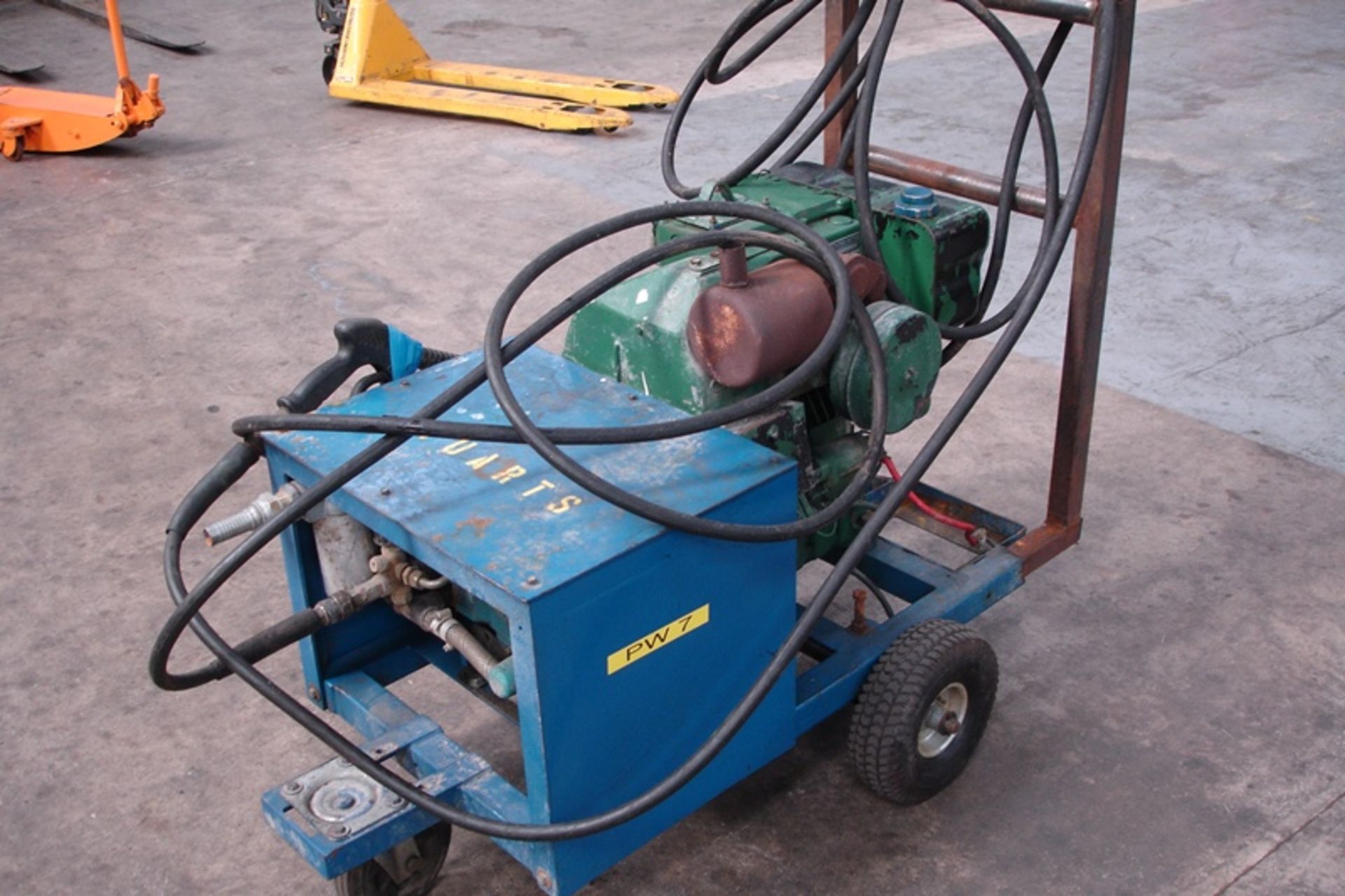 Mobile Heavy Duty Diesel Powered Pressure Washer - Image 3 of 4