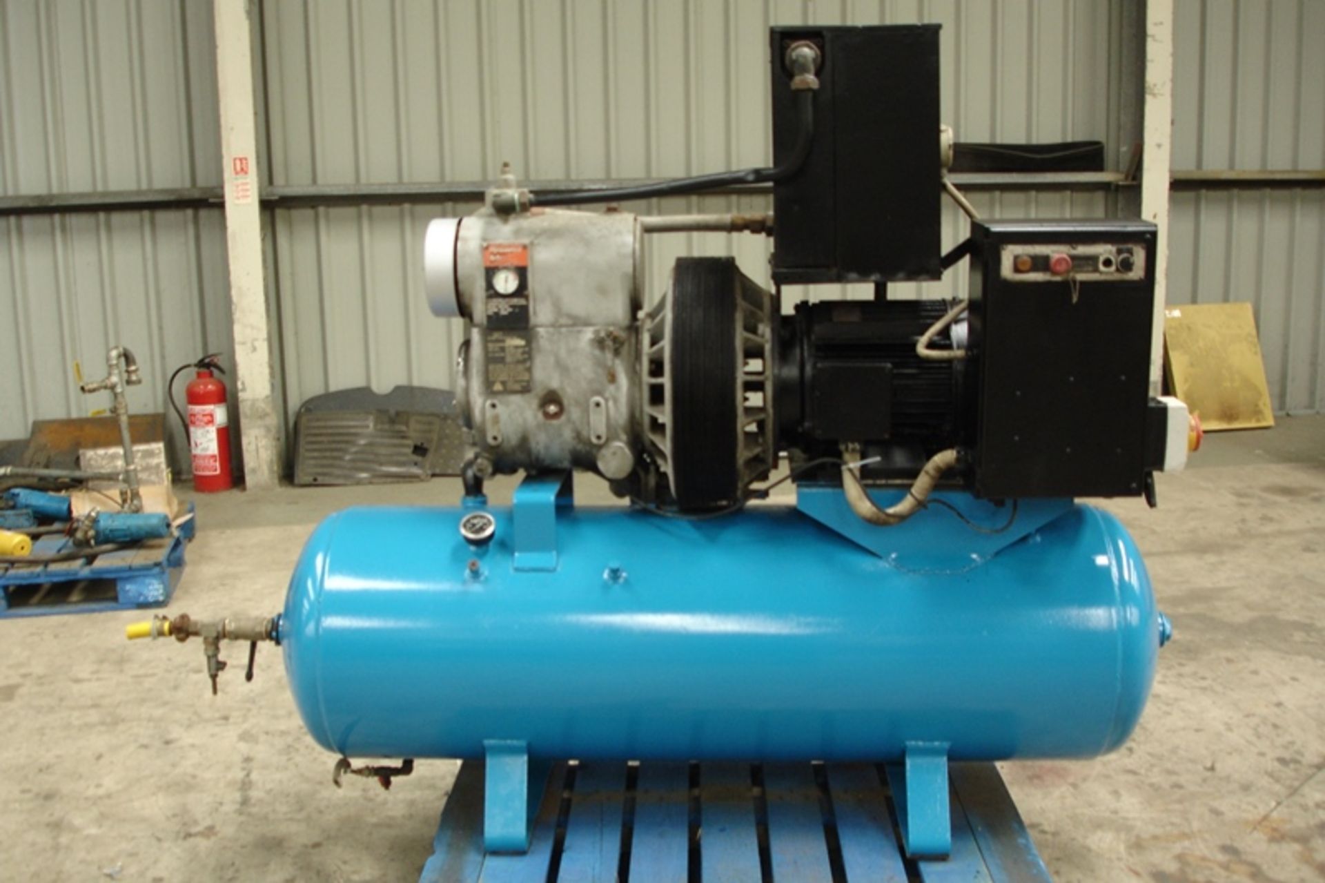 Hydrovane Compressor with Tank & Dryer