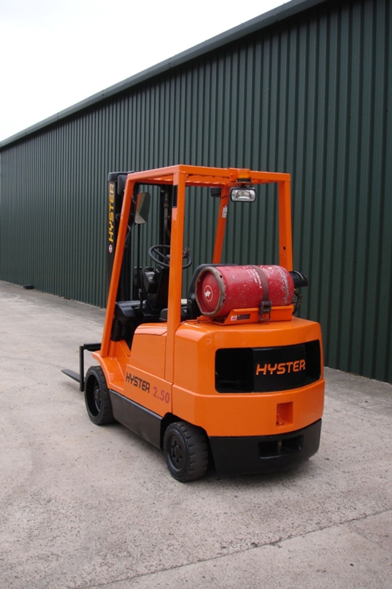 Hyster 2.5 Ton Compact Forklift - Image 2 of 7
