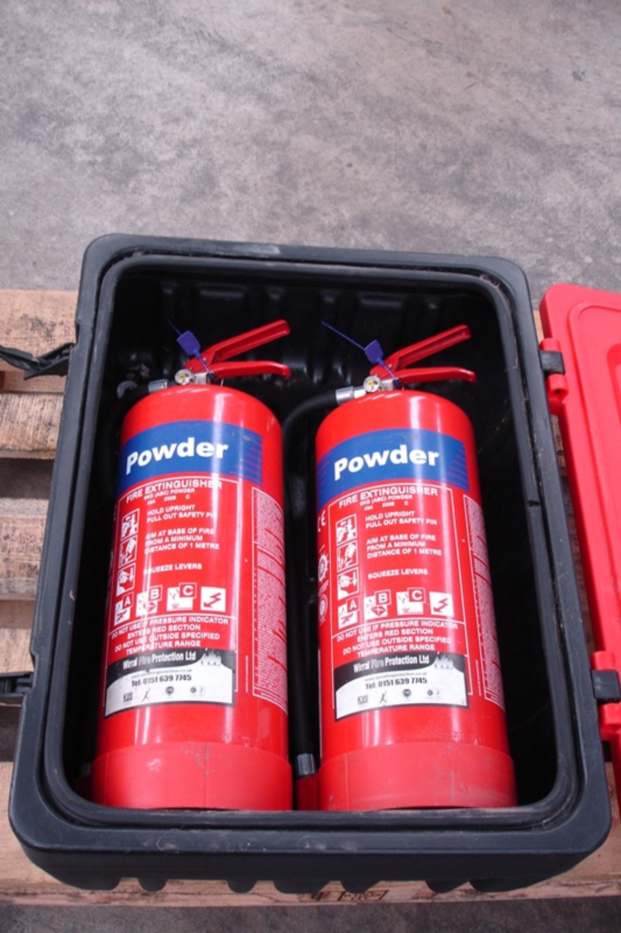 2 x Fire Extinguishers in Weather Proof Cabinet - Image 2 of 2