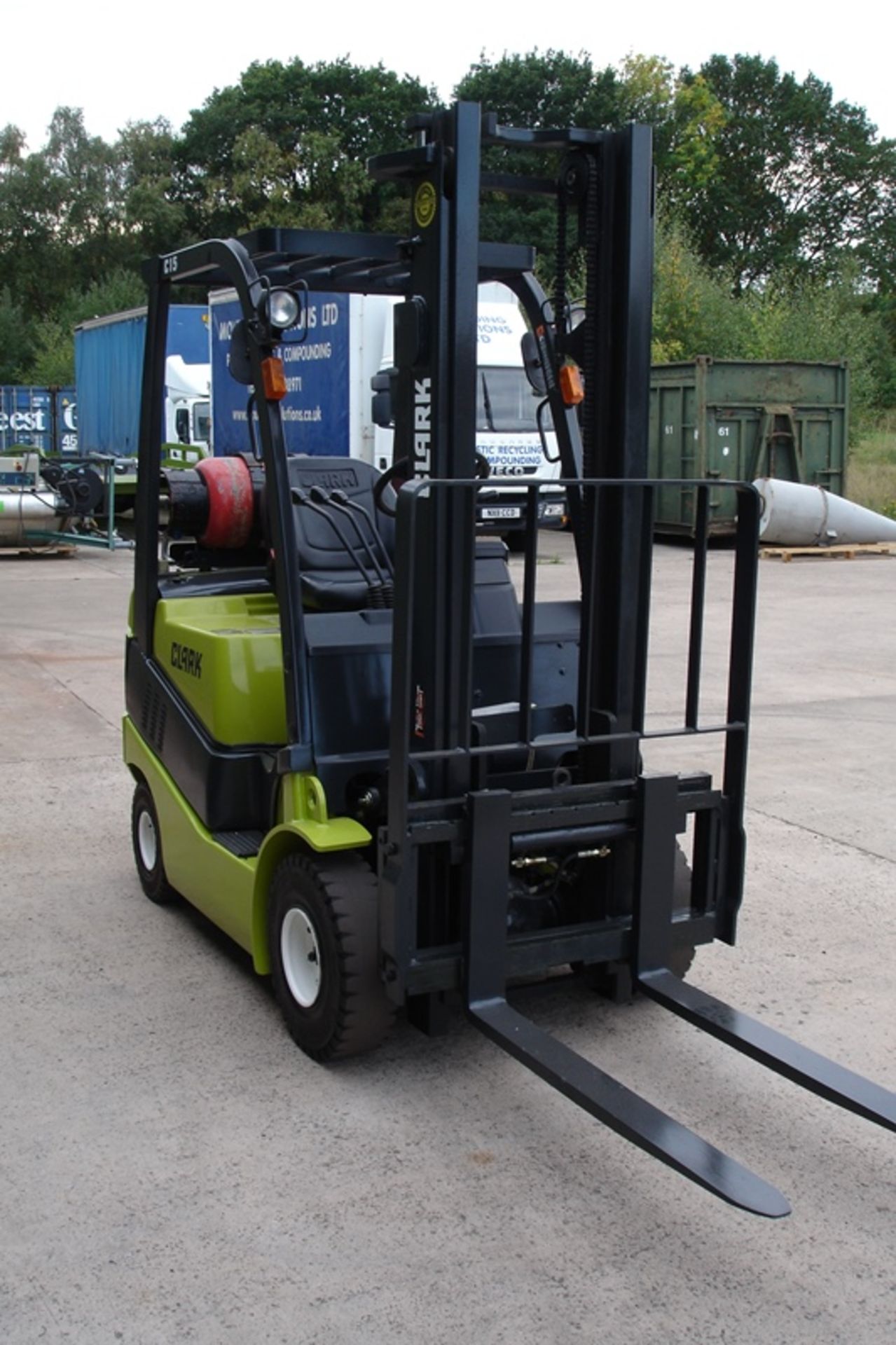 Clark 1.5 Ton Forklift (2014) - Image 4 of 8