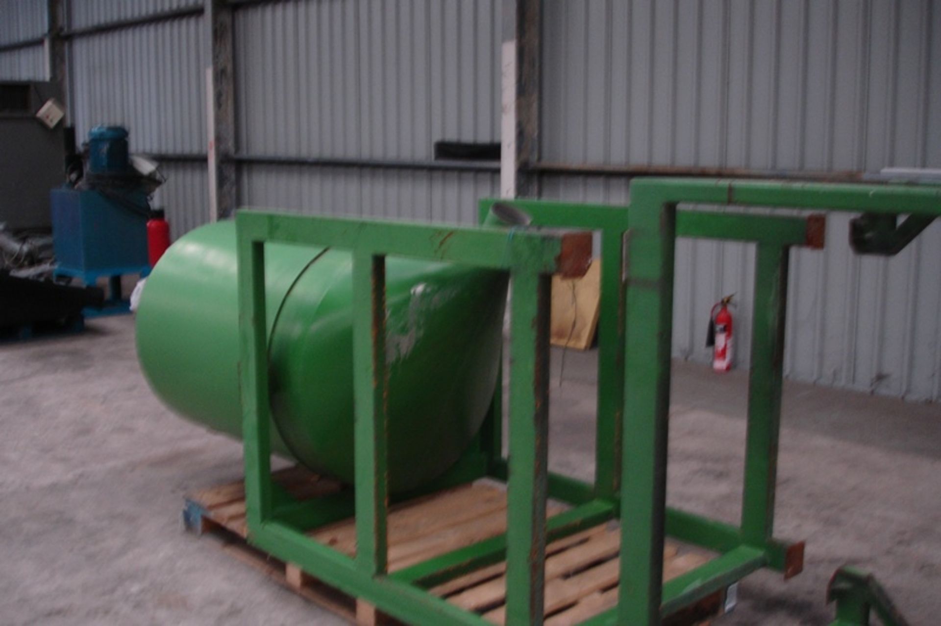 Large Green Storage Hopper in frame - Image 2 of 2