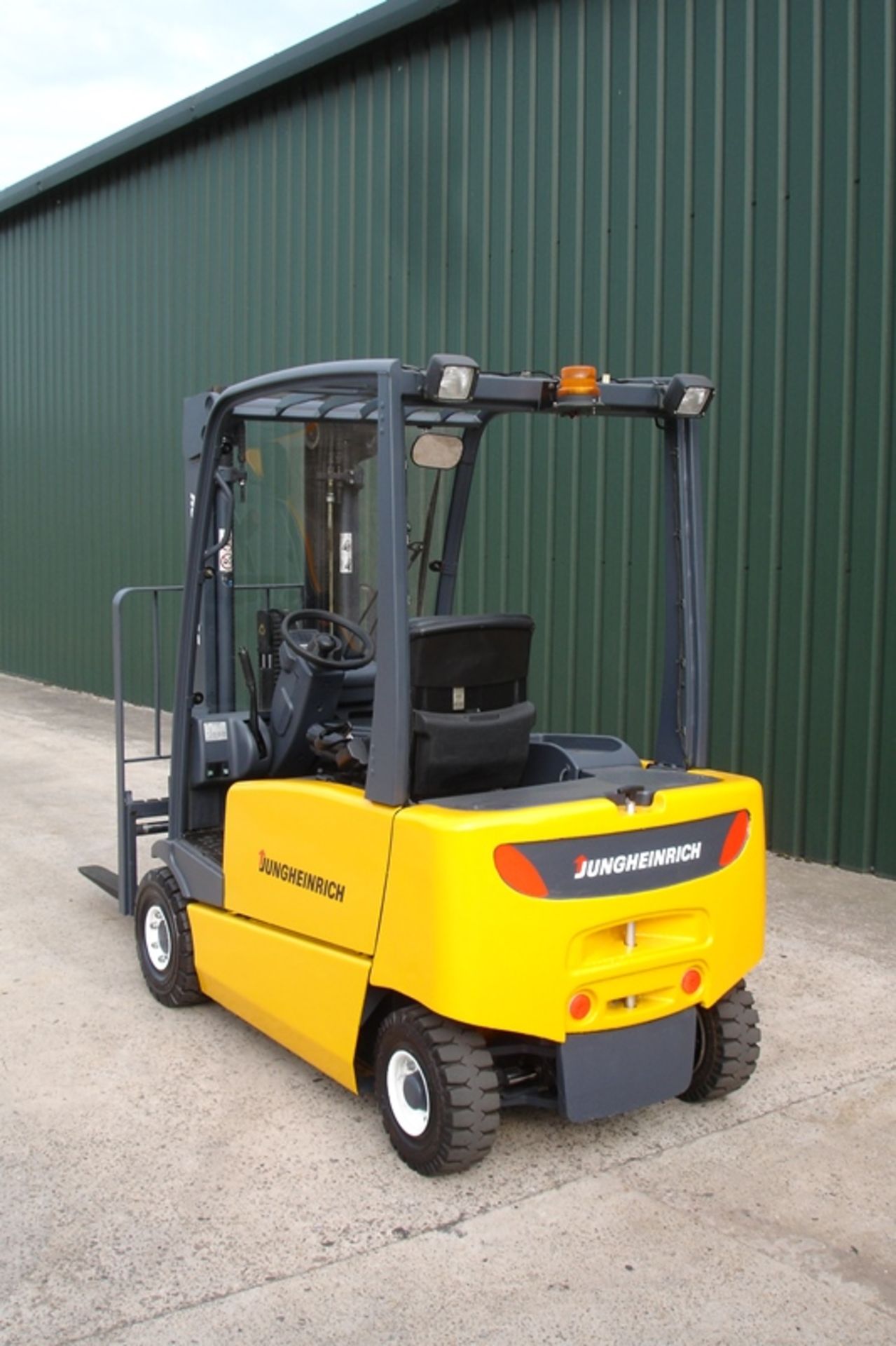 Jungheinrich 1.6 ton Forklift - Image 2 of 9