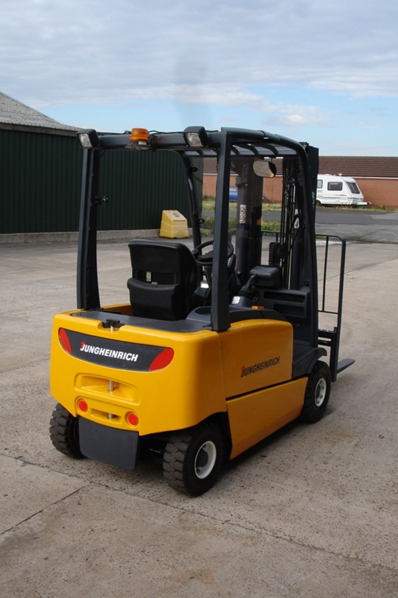 Jungheinrich 1.6 ton Forklift - Image 3 of 9