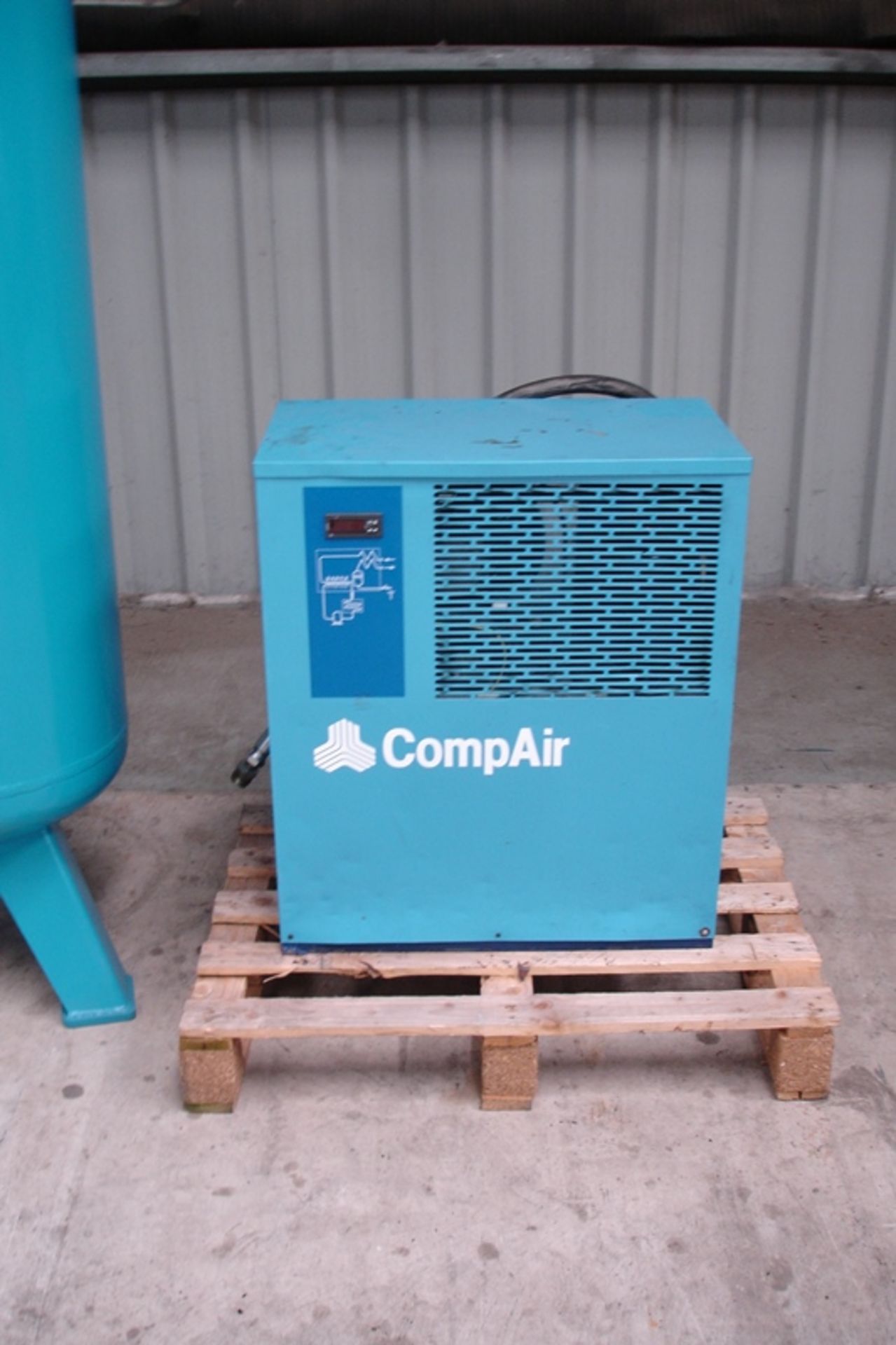 18kw Compair Compressor With Tank & Dryer - Image 4 of 5