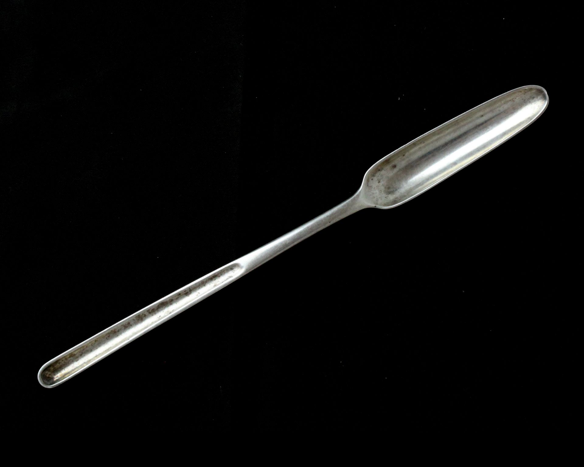 An antique George III Sterling Silver marrow scoop by George Wintle, London 1808. Length 24cm / 9.