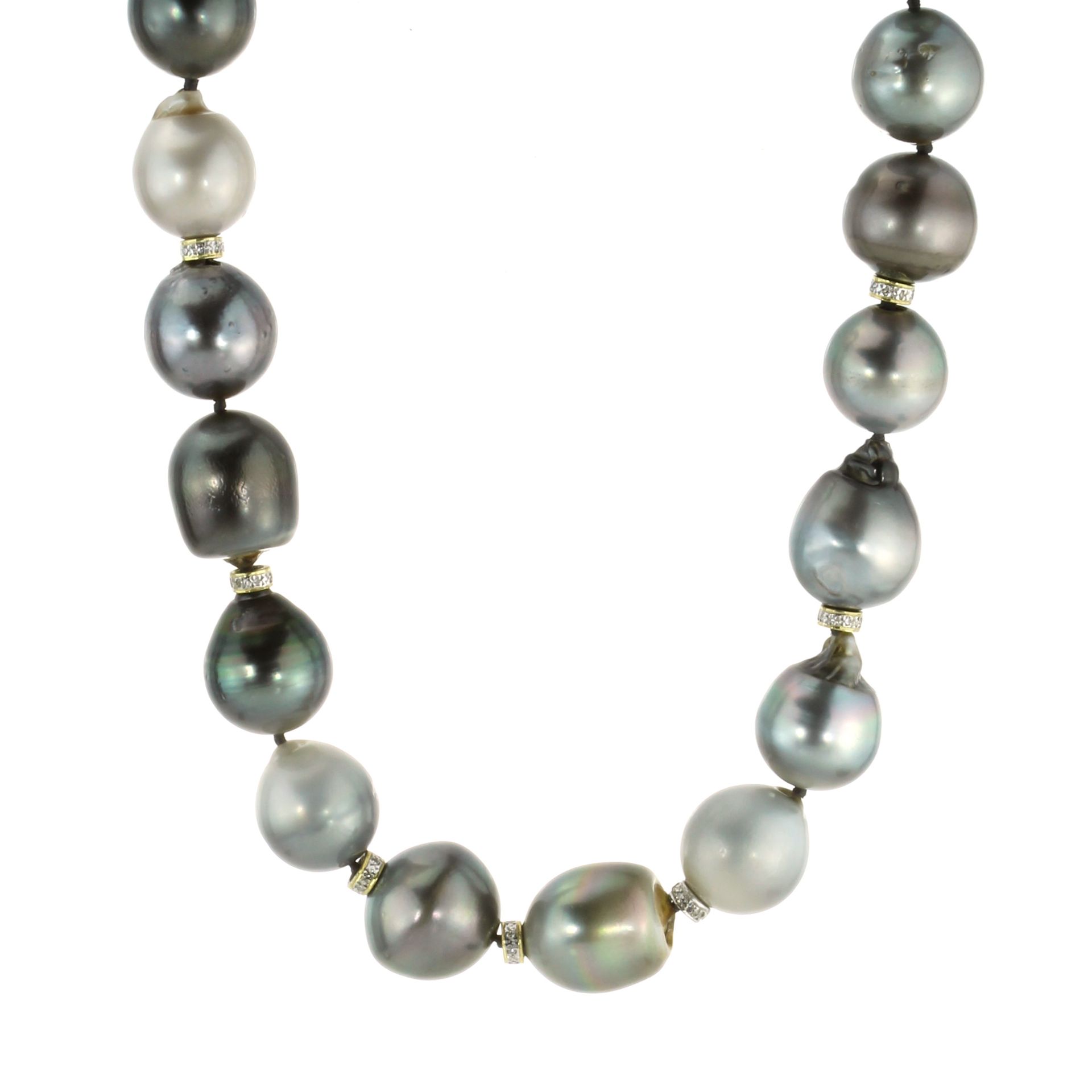 A SOUTH SEA PEARL AND DIAMOND NECKLACE in yellow gold comprising a single row of large, grey pearls,