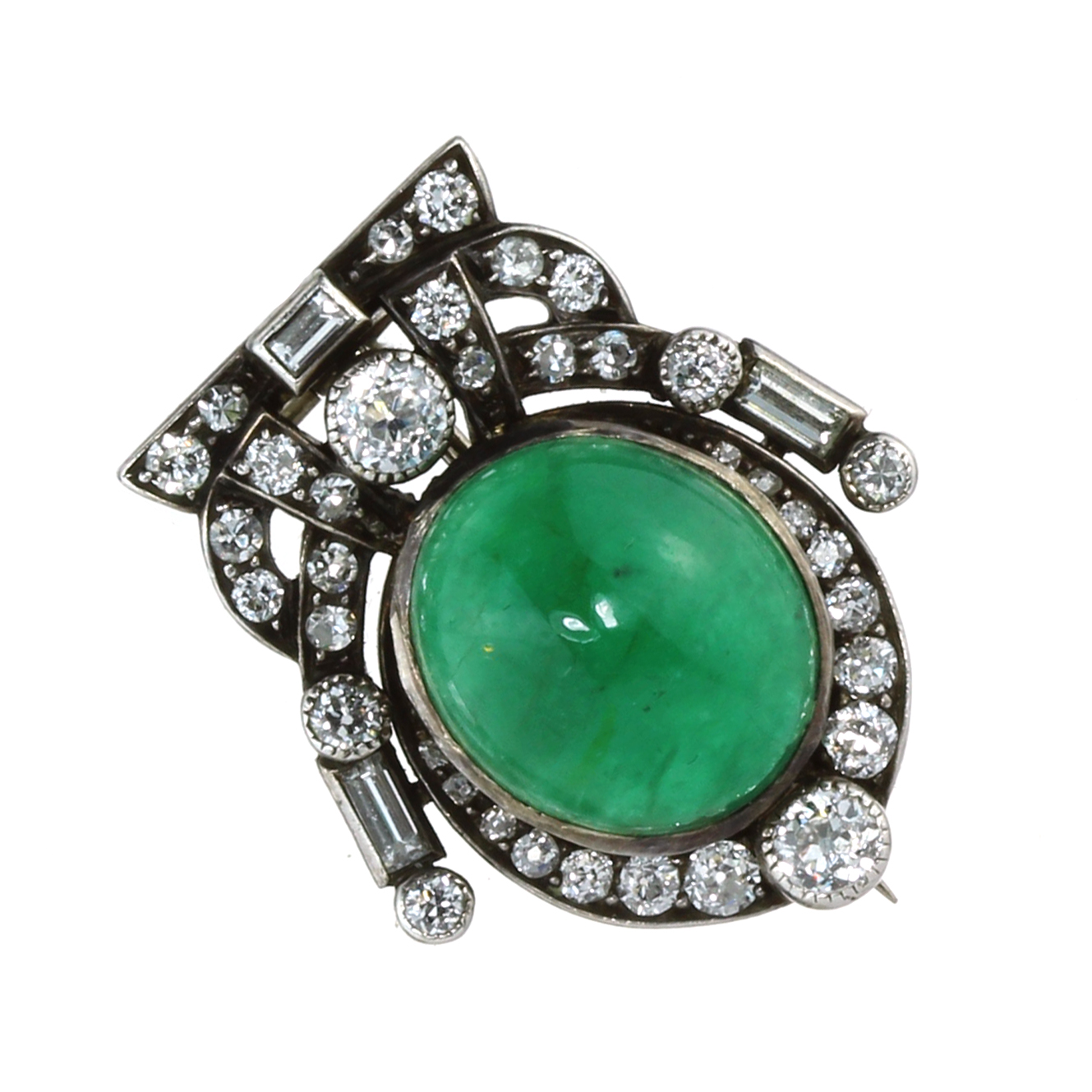 AN ANTIQUE EMERALD AND DIAMOND BROOCH in yellow and white gold, set with an oval cabochon emerald of