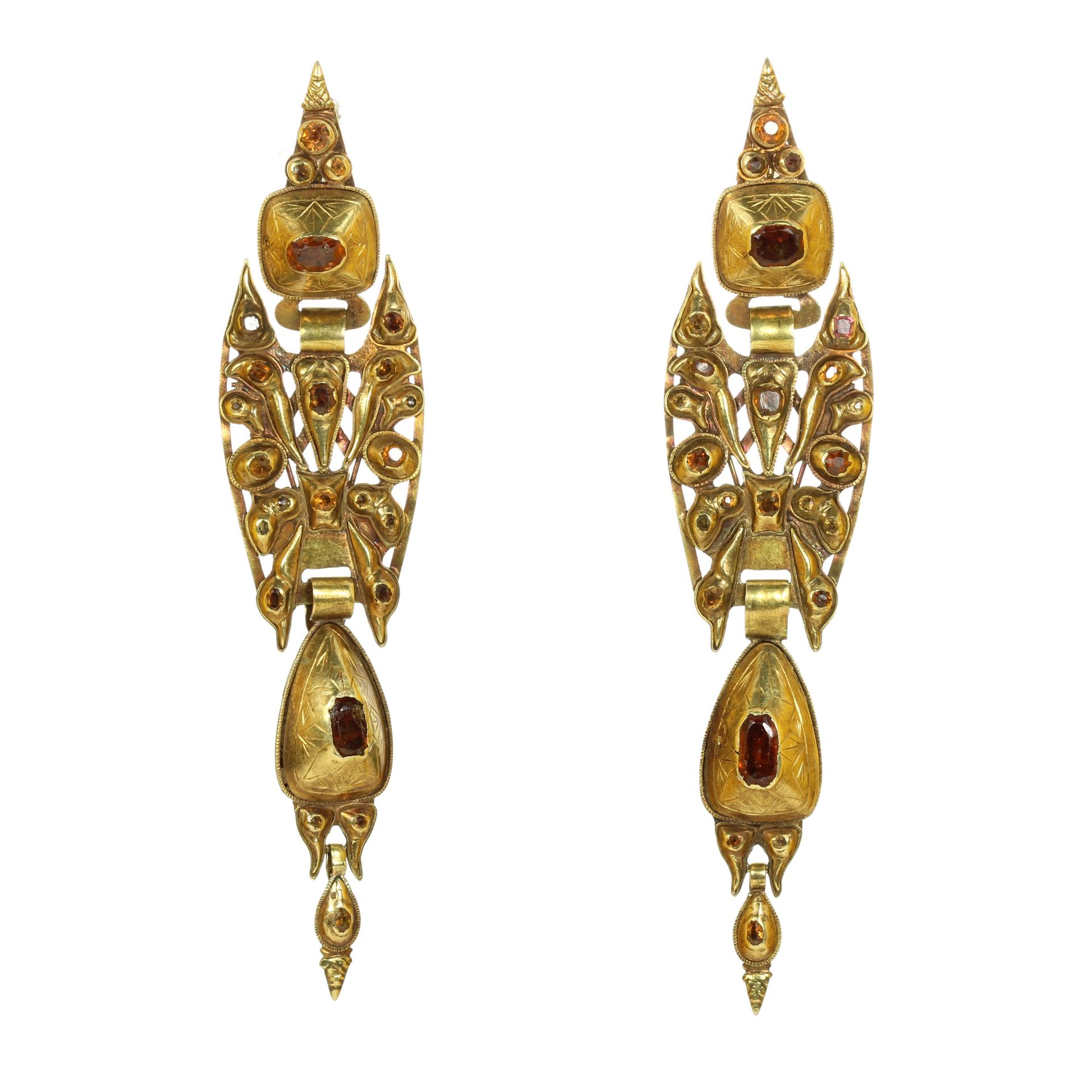 A PAIR OF ANTIQUE HESSONITE GARNET EARRINGS, CATALAN CIRCA 1790 in high carat yellow gold, each