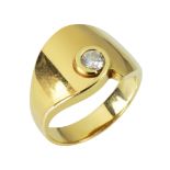 A DIAMOND DRESS RING in high carat yellow gold, set with a round cut diamond of approximately 0.28
