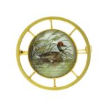 AN ANTIQUE ESSEX CRYSTAL DUCK BROOCH in high carat yellow gold, set with a central circular